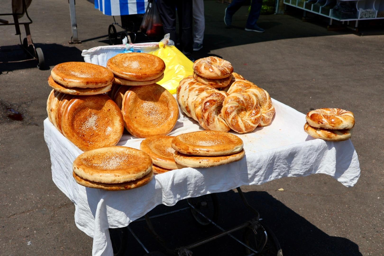 Tashkent: 4 Hour Food Tour and Metro Journey with a Guide 2