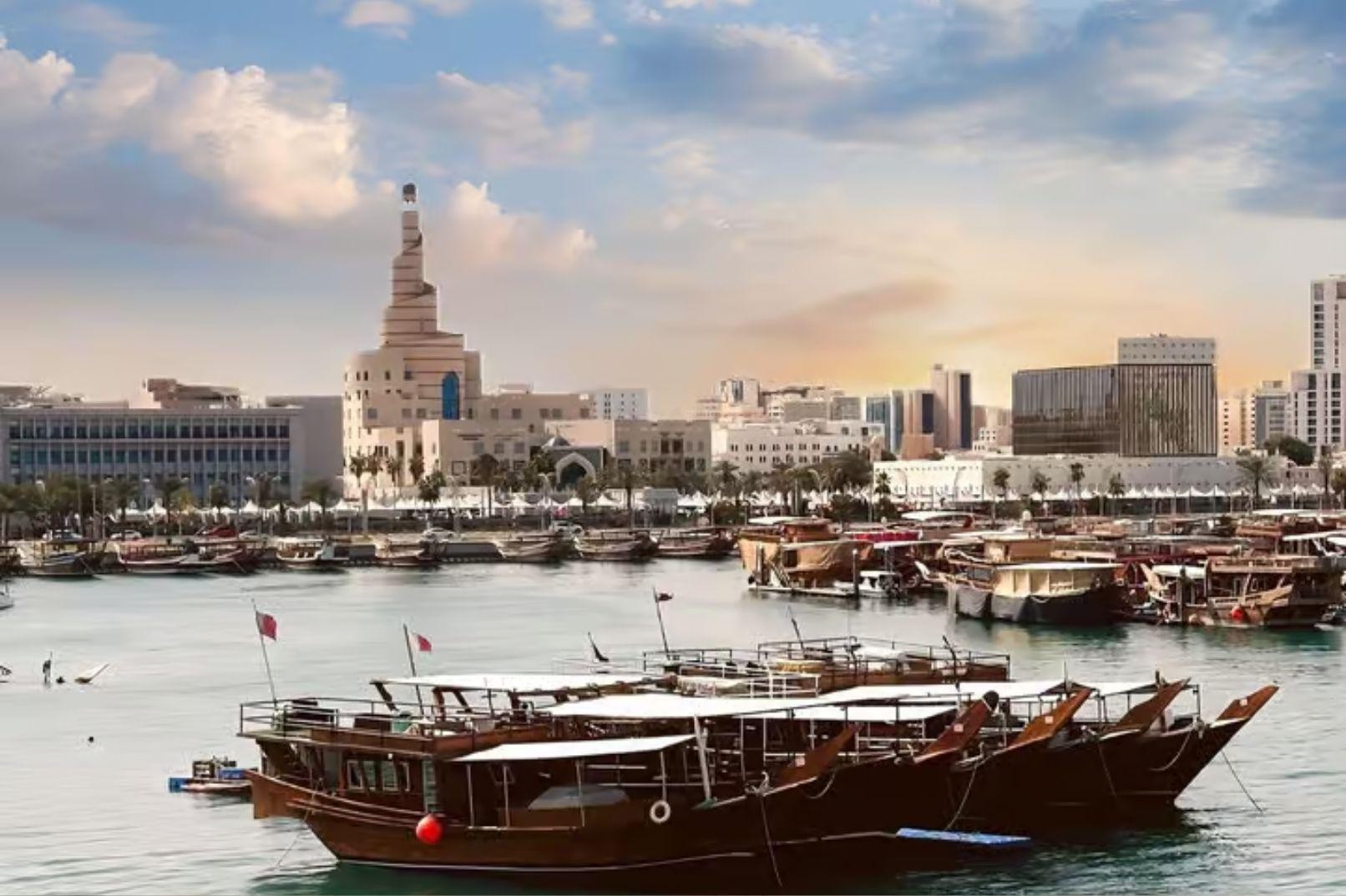 Qatar: Guided Skyline Traditional Dhow with Refreshments 2