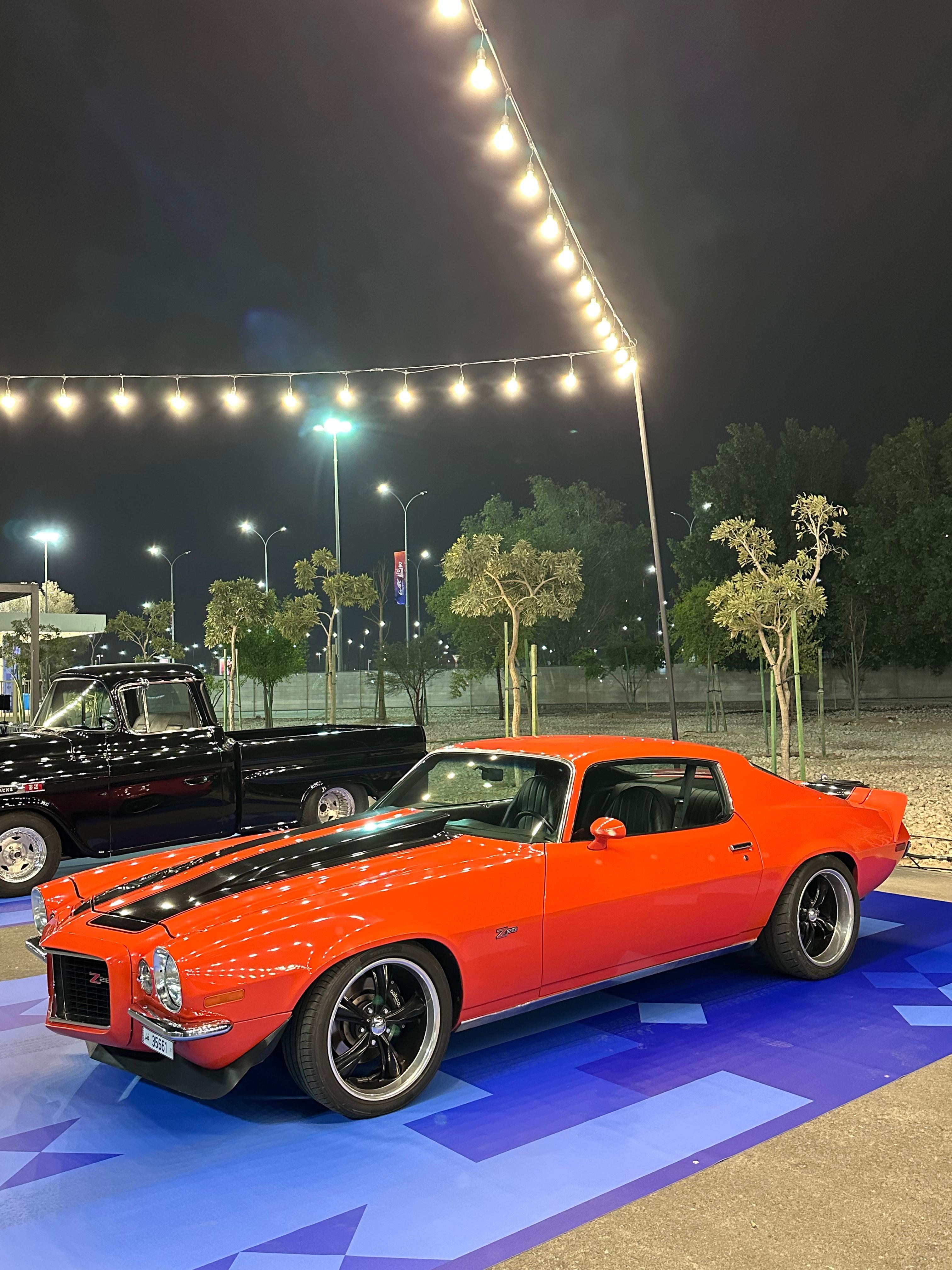 Doha: Classic Car Tour with Expert Driver