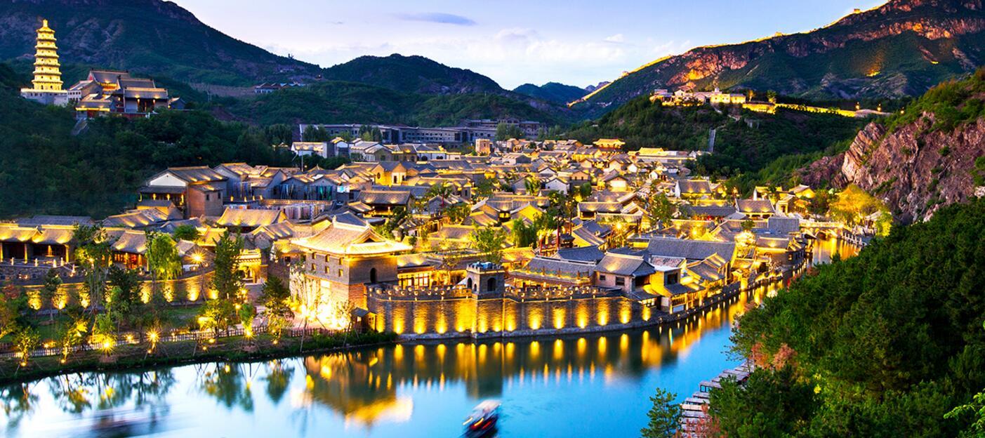 Beijing: Gubei Water Town & Simatai Great Wall Private Tour 2