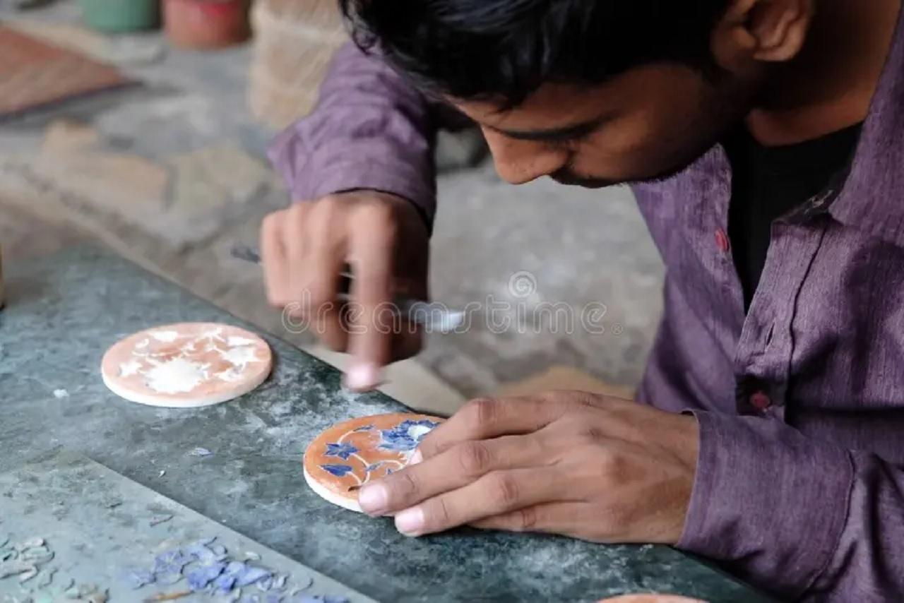 Agra Shopping Tour with Female Guide & Marble Inlay Workshop 2