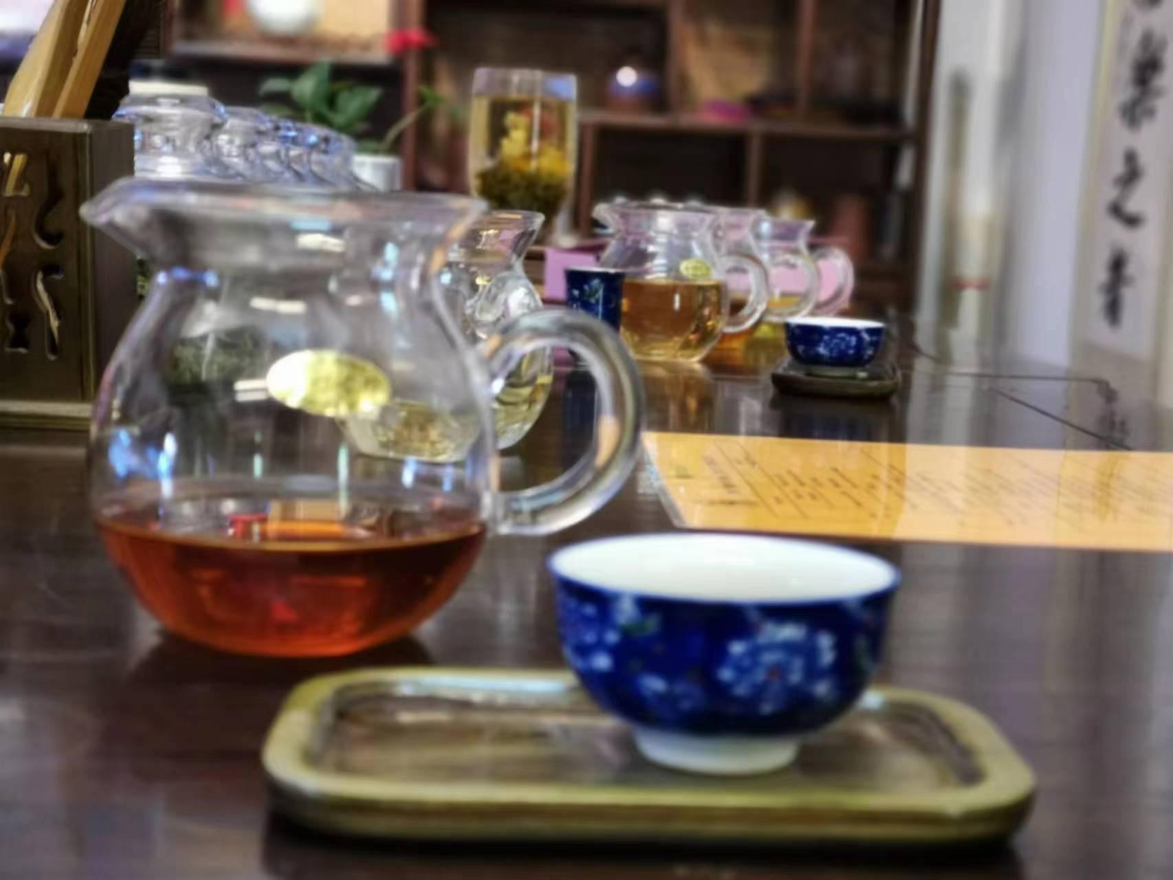 4-Hour Shanghai Best Garden and Temple Tour with Tea Tasting 3