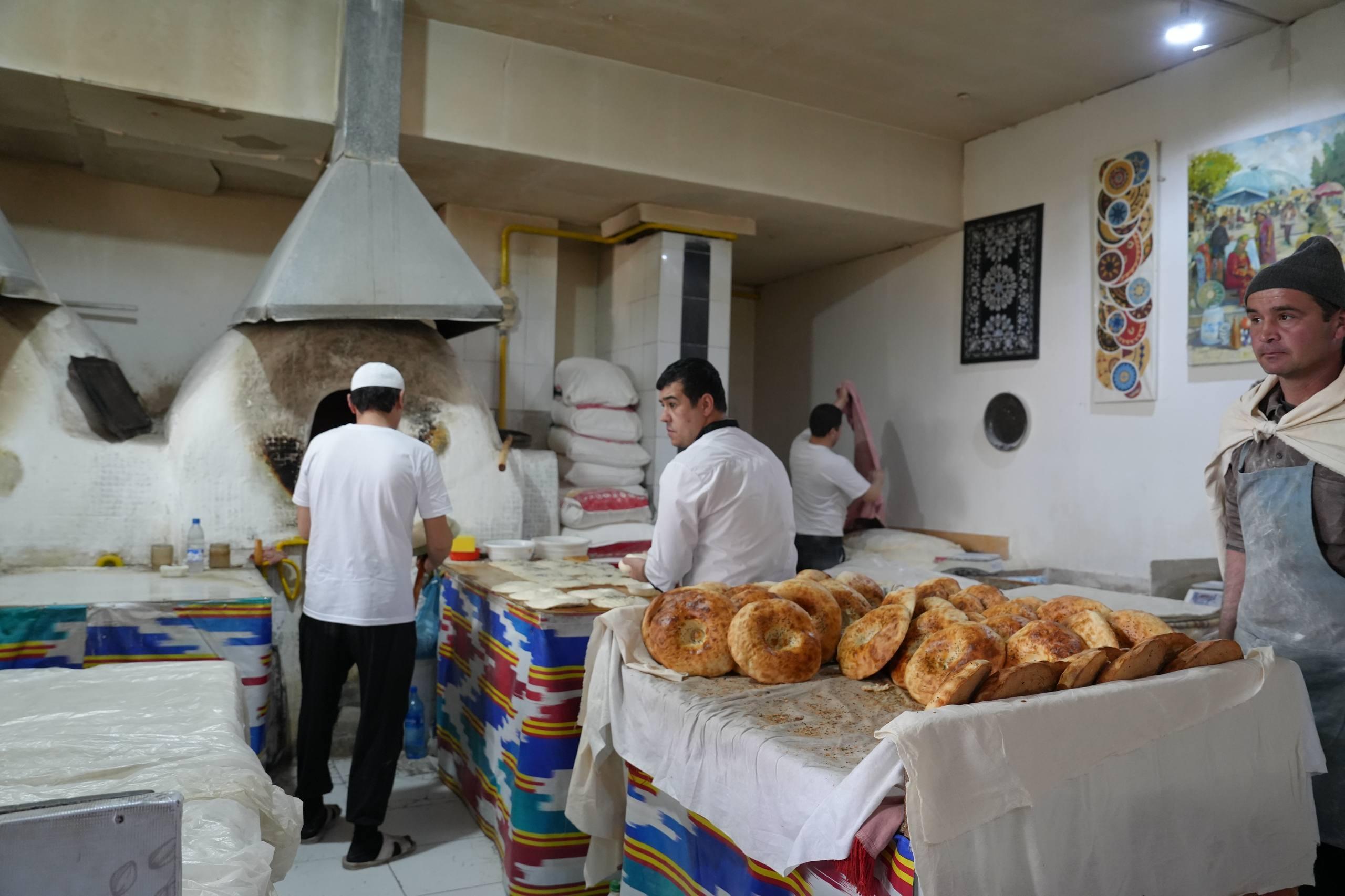 Tashkent: Guided City Tour with taste of Plov