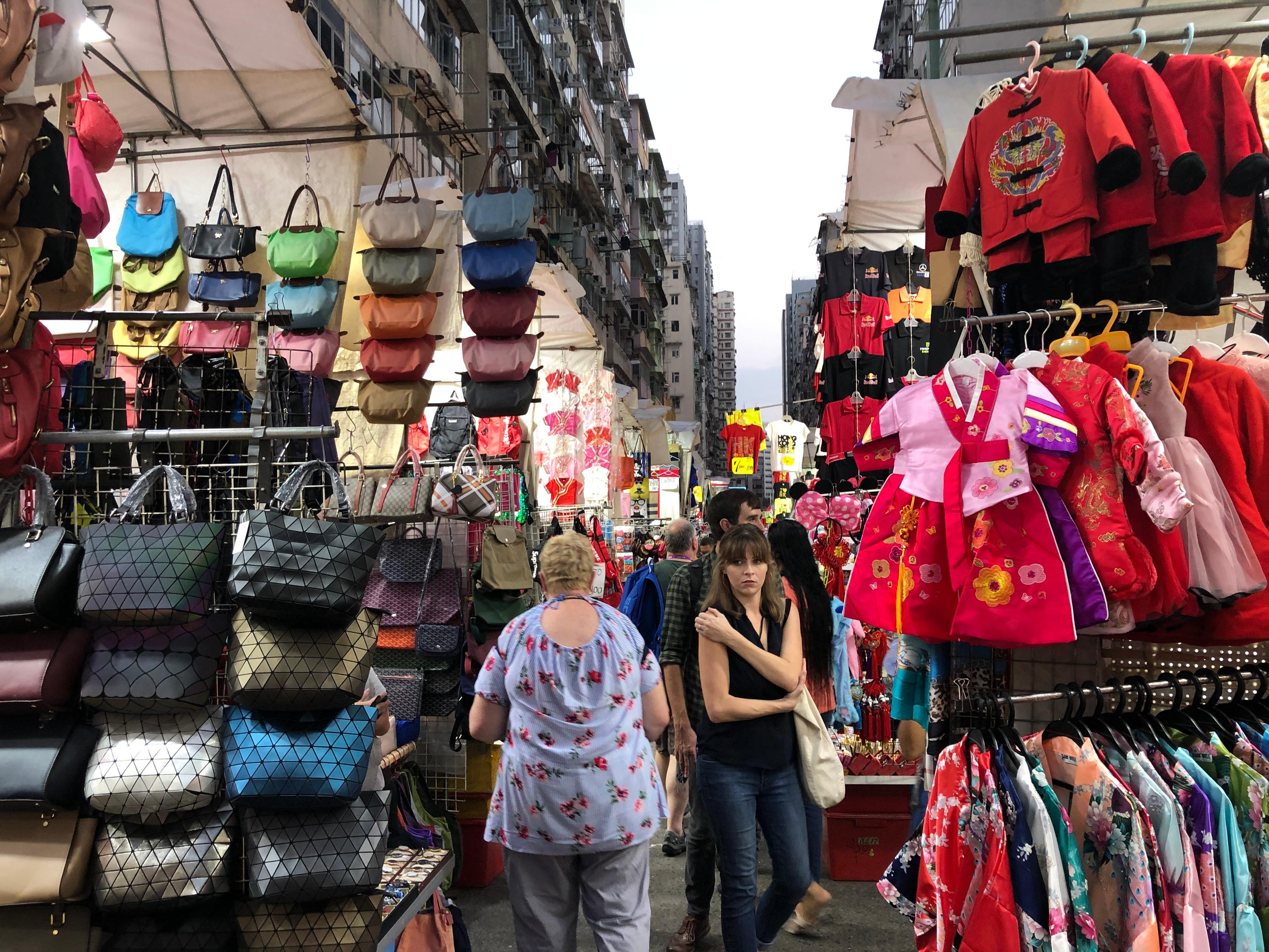 Hong Kong: Kowloon Temples & Markets Small Group Tour 3