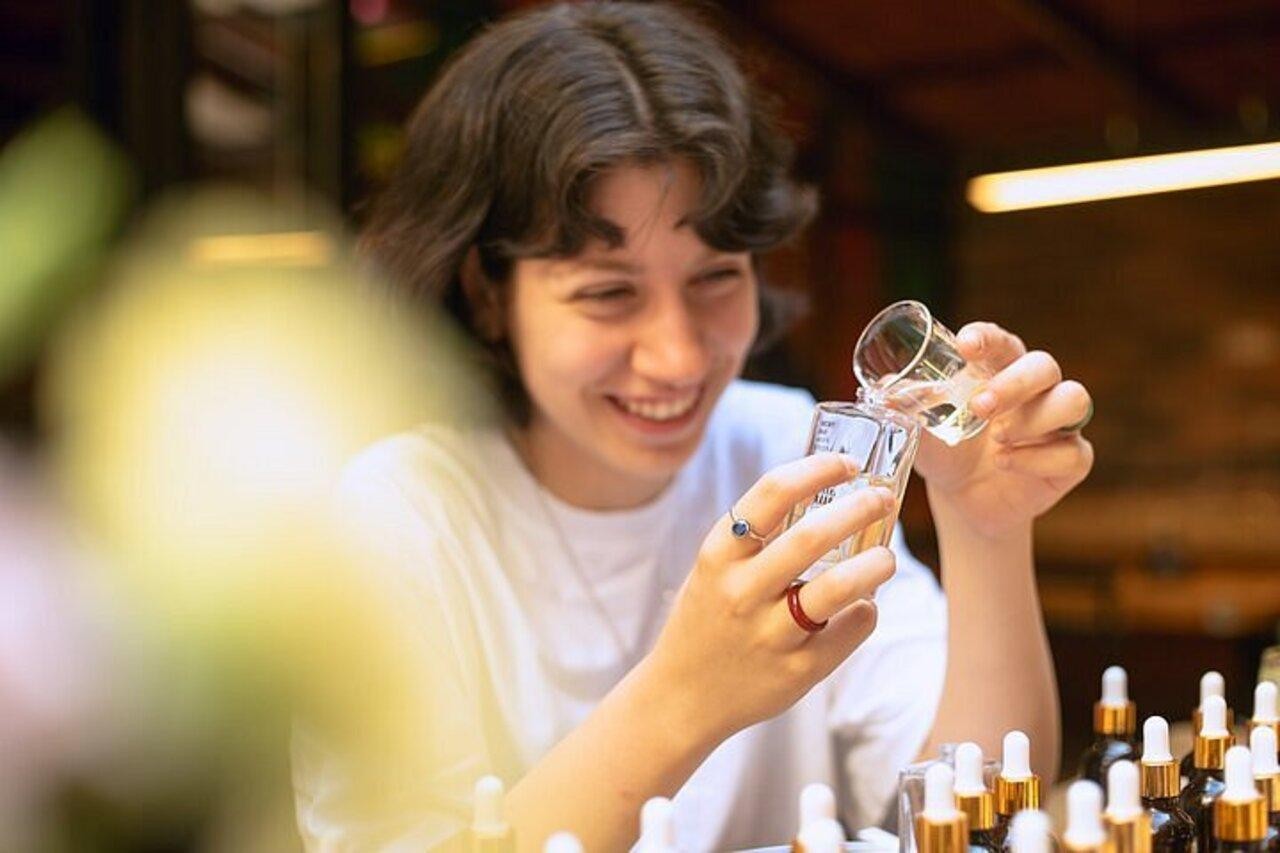 Amman: Women's Trip - Perfume Workshop and Cultural Tour 2