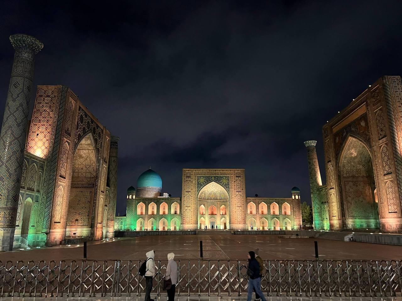 Samarkand: Early Registan Tour with Breakfast 2
