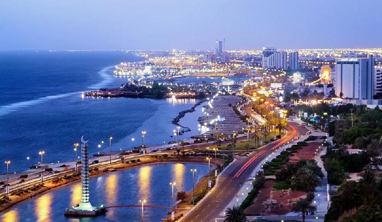 Jeddah Marina Tour, Art Workshop & teamLab Exhibition 3