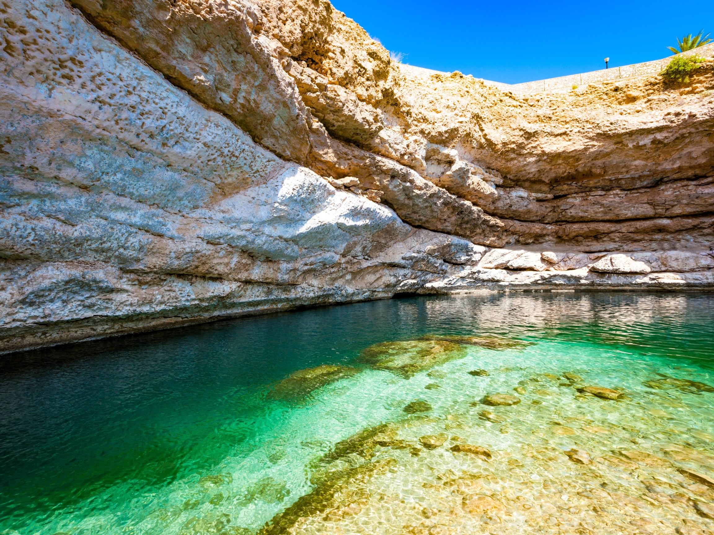 From Muscat: Wadi Al Arbaeen, Fins & Bimmah Coastal Tour 2