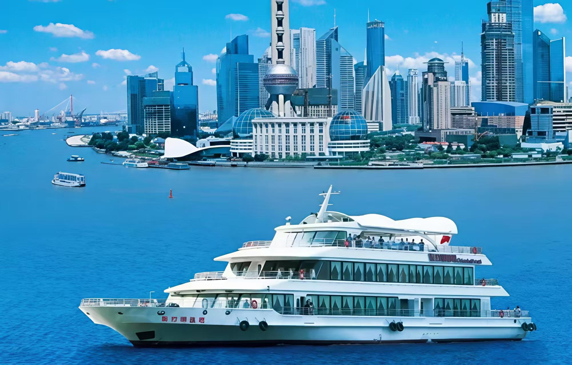 Shanghai: River Ferry and Bund Tour with Local English Guide