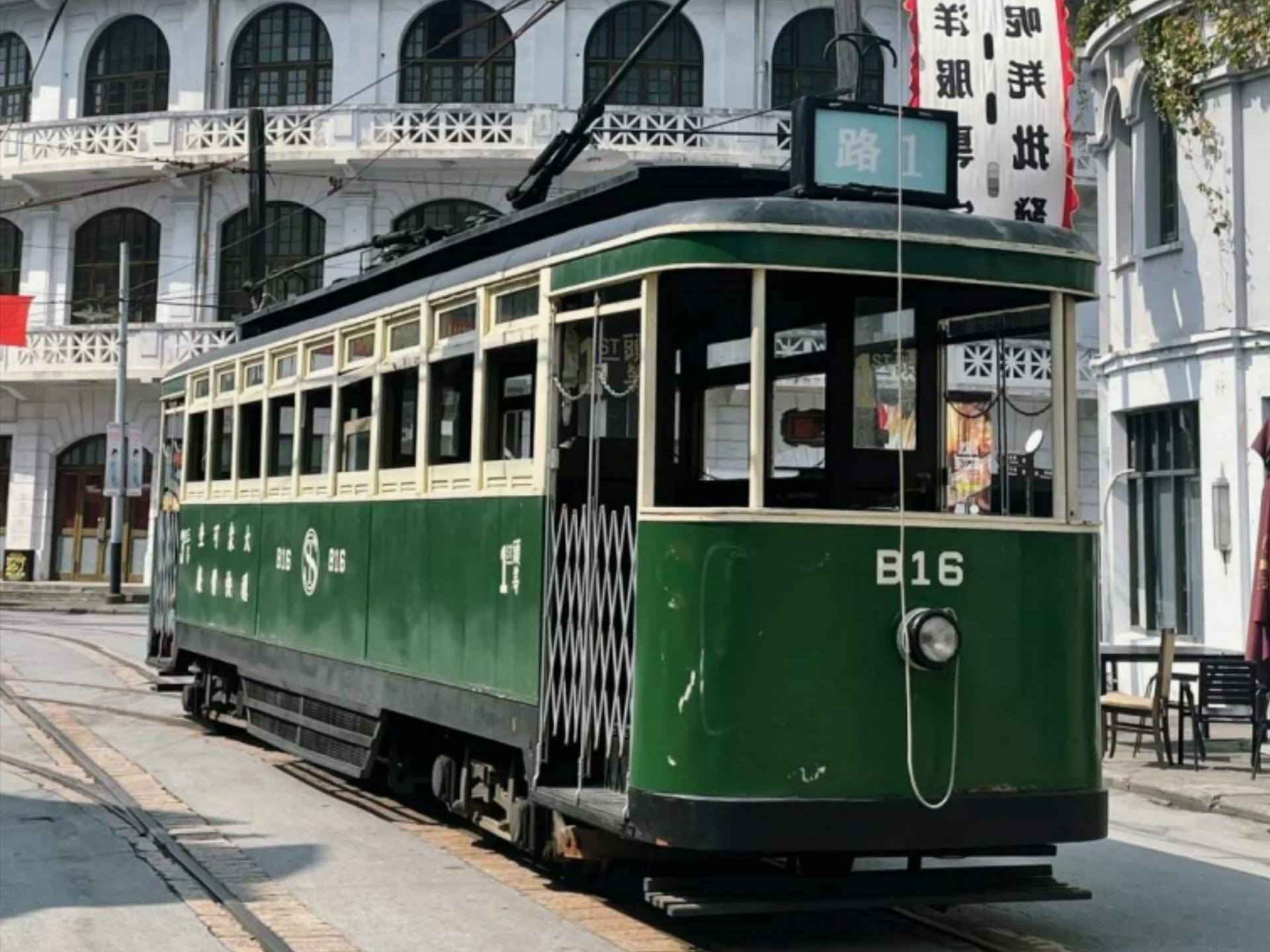 Private Tour: Authentic Shanghai with Local Guide
