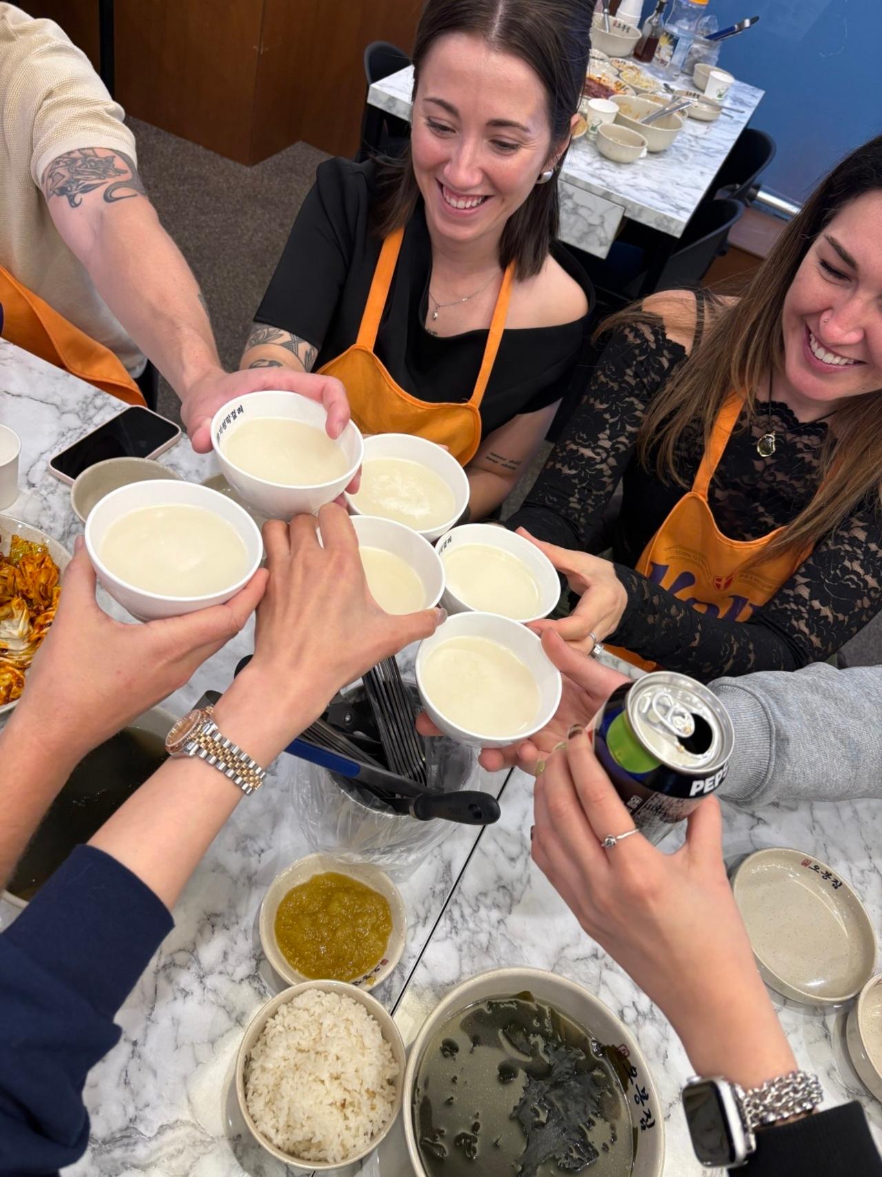 Seoul: Local Vibes, Food & Market Tour with 8 Tastings 2