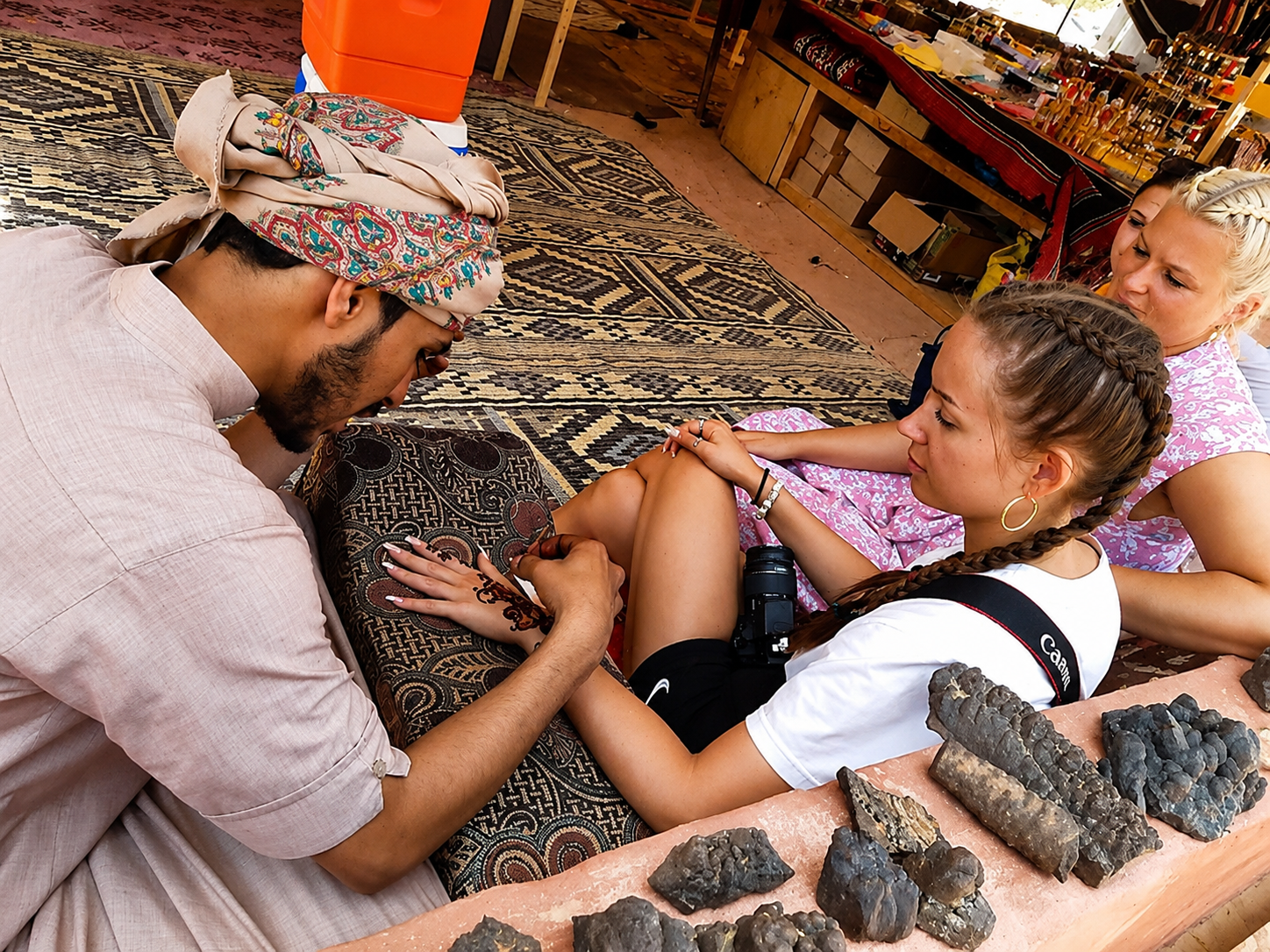 Wadi Rum: Lunch with local Bedouins & Traditional Henna 2