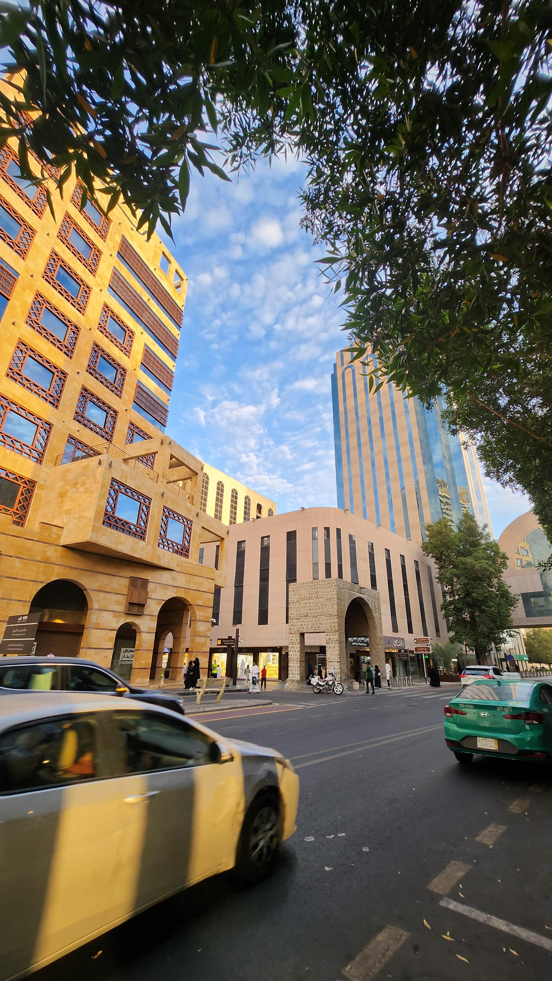 Jeddah: PRIVATE Tour Al Balad with A local Certified Guide 3