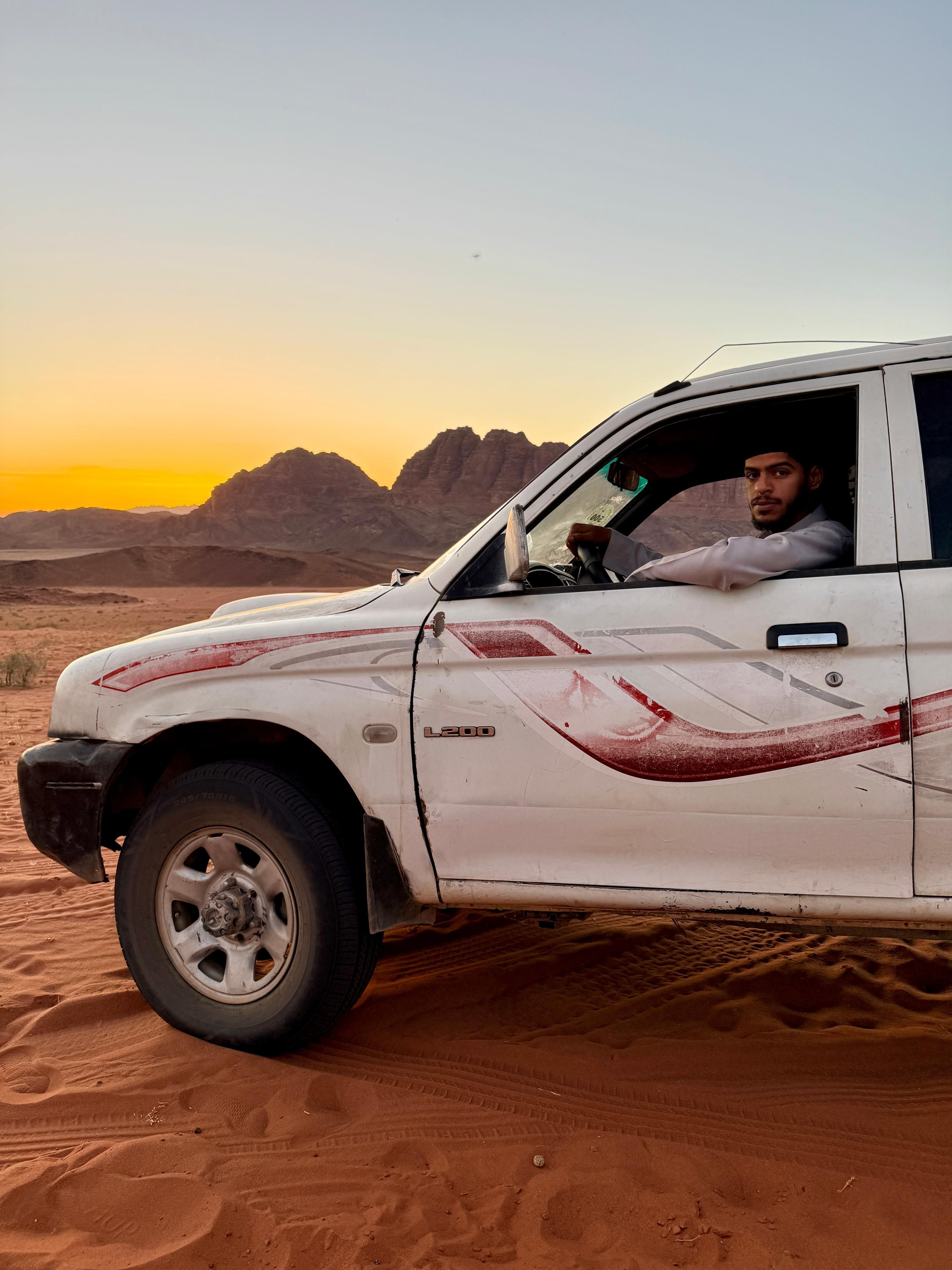 Wadi Rum: Private Jeep Tours & Overnight Experienc 2