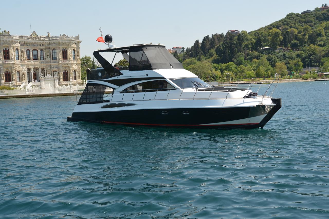 Luxury Private Yacht Rental 3
