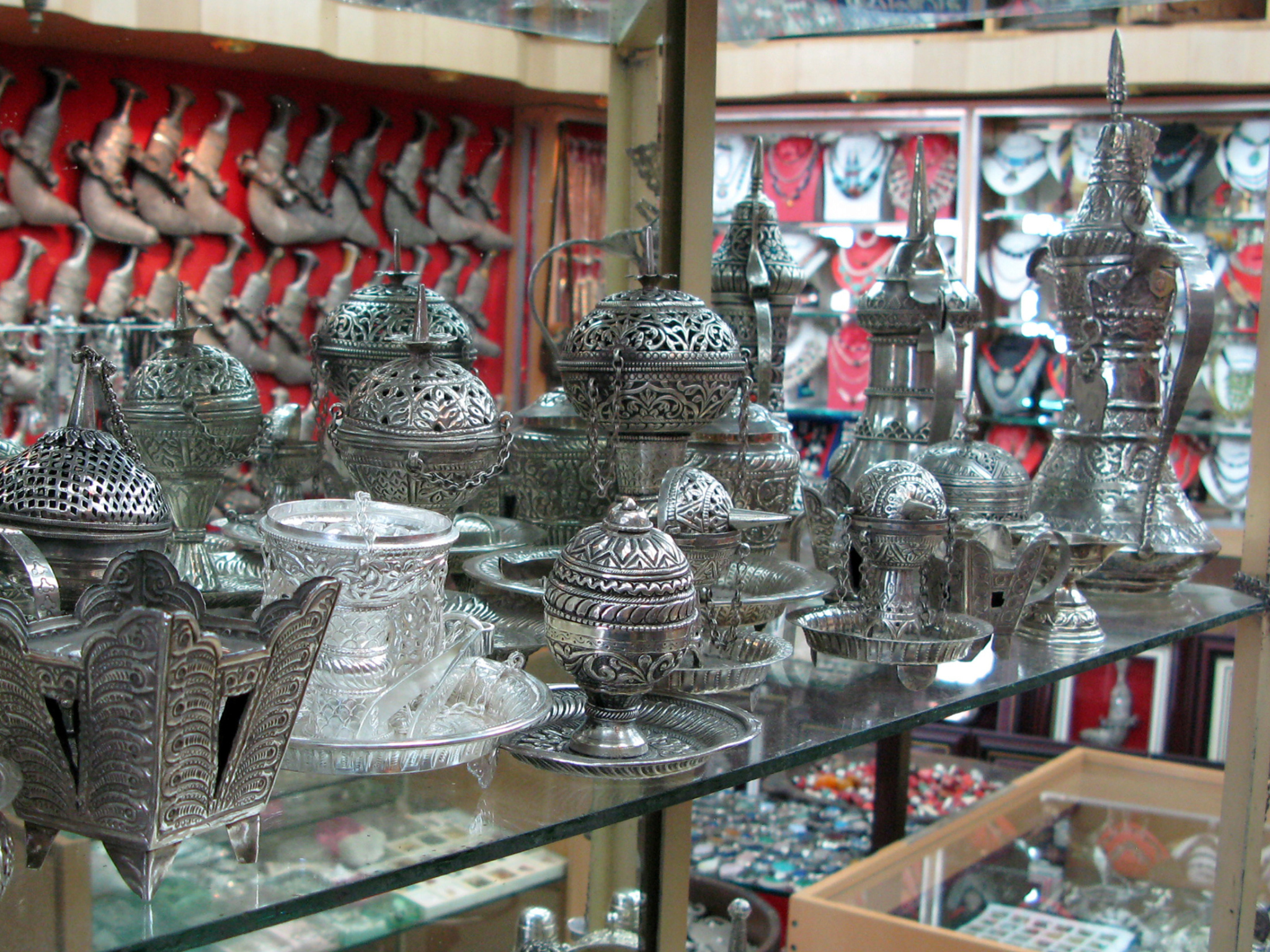 Muscat Marvels: Luxury Tour with Customizable Itinerary