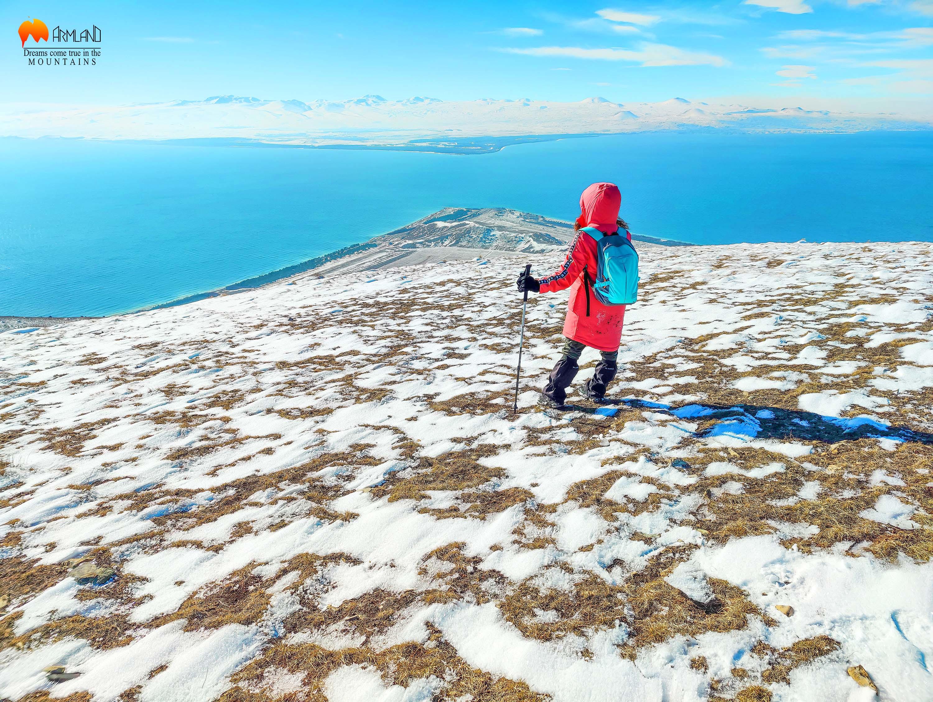 Artanish Mountain guided hike with Lake Views 3