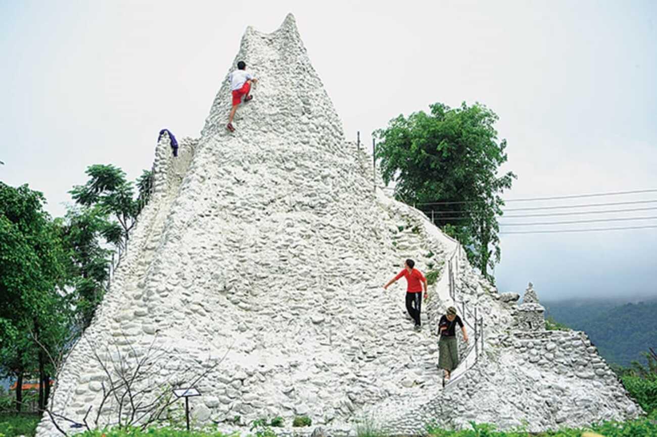 2-day Sightseeing: Pokhara Mega Experience (20 Attractions) 3