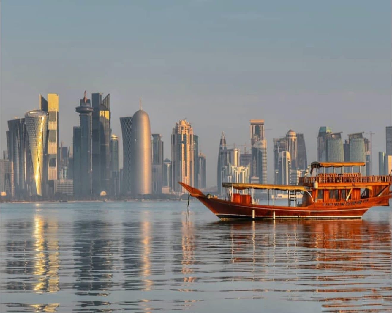 Doha: Traditional Wooden Dhow Cruise with Dinner /Arabic Tea 2