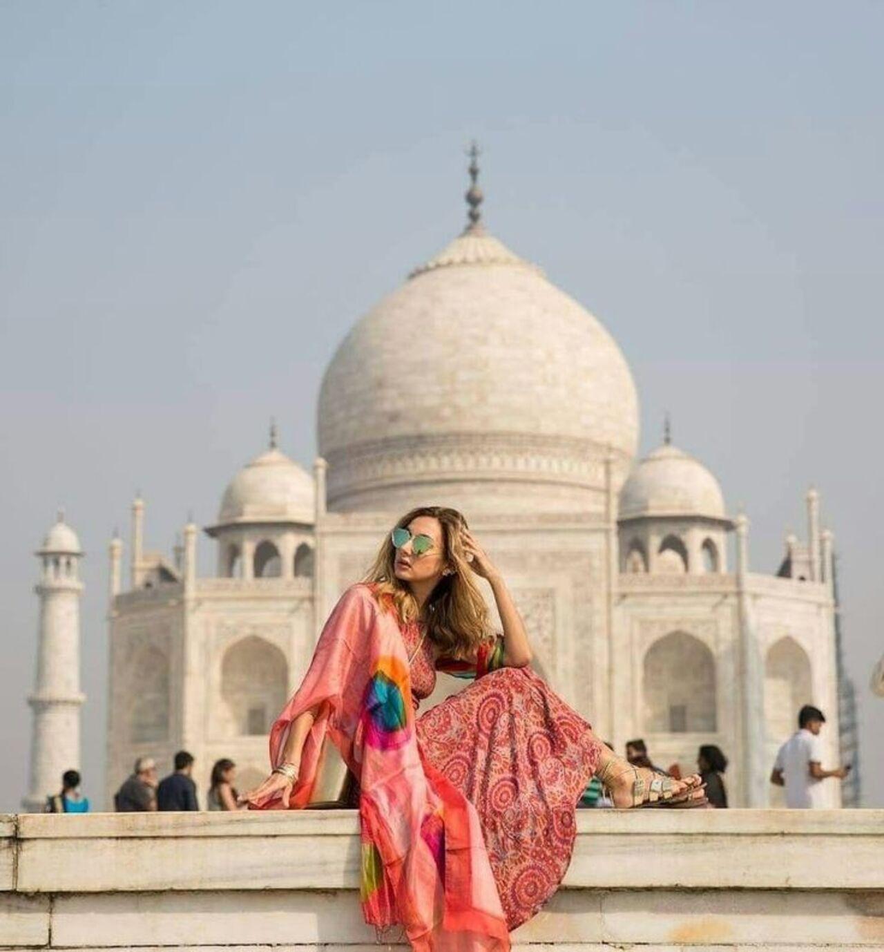 Taj Mahal entry tickets