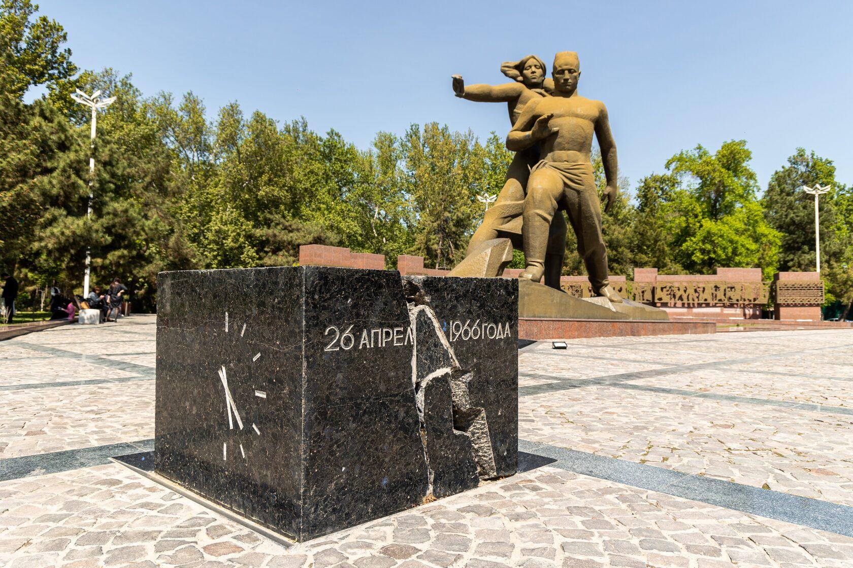 Tashkent: Guided City Tour with Metro Ride and Market Visit 3