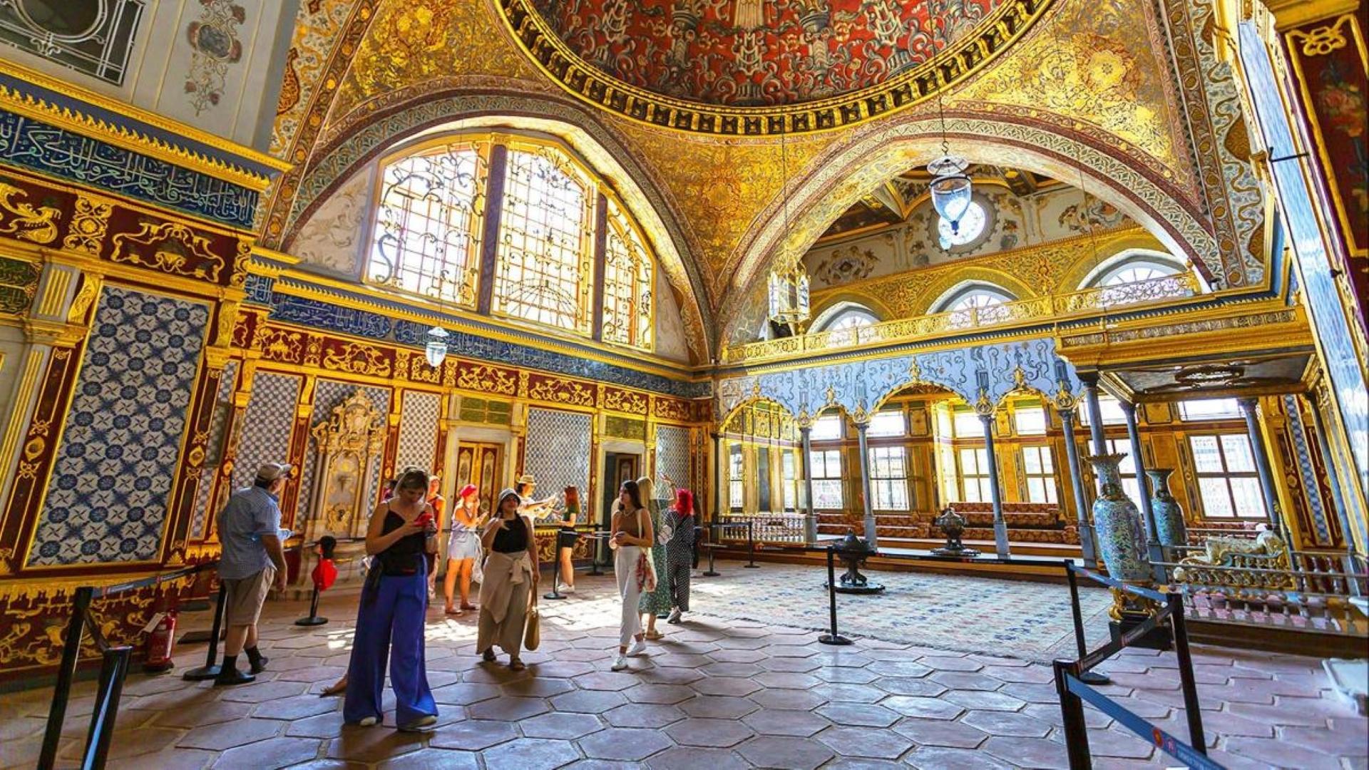 Istanbul: Topkapi Palace & Harem Fast-Track with Audio Guide 2