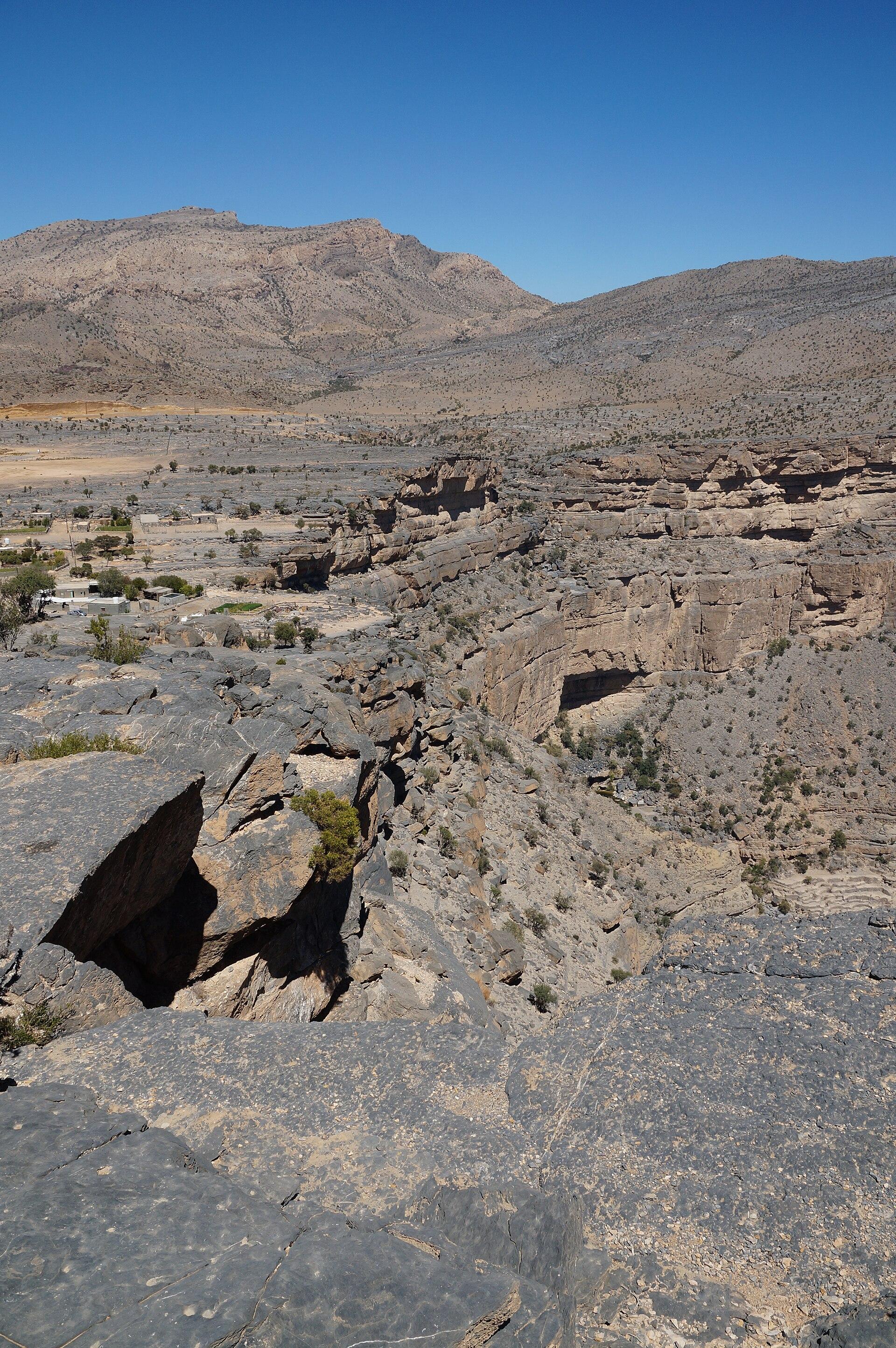 Muscat: Private Jabal Shams Sunrise Tour at Dawn 3