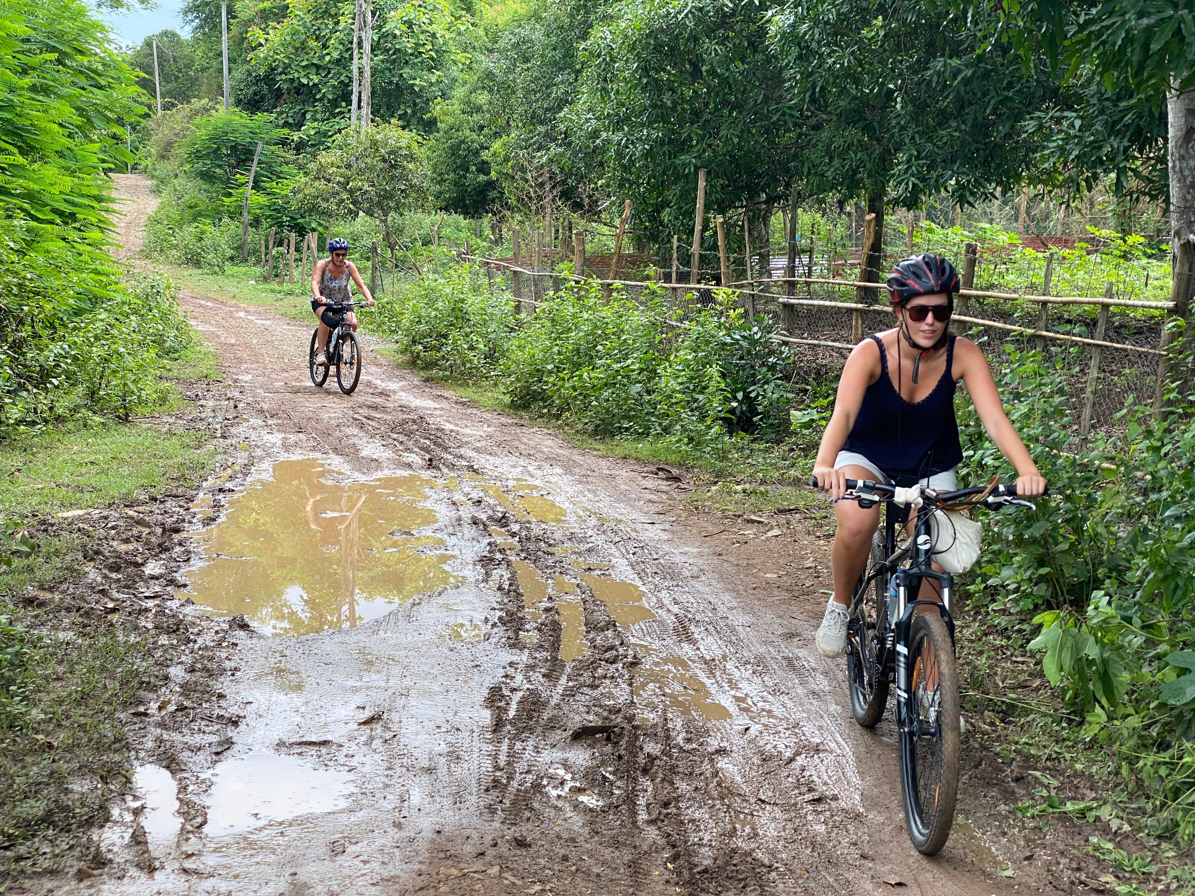 Luang Prabang: Guided Rice Field Bike Tour with Ferry Ride 3