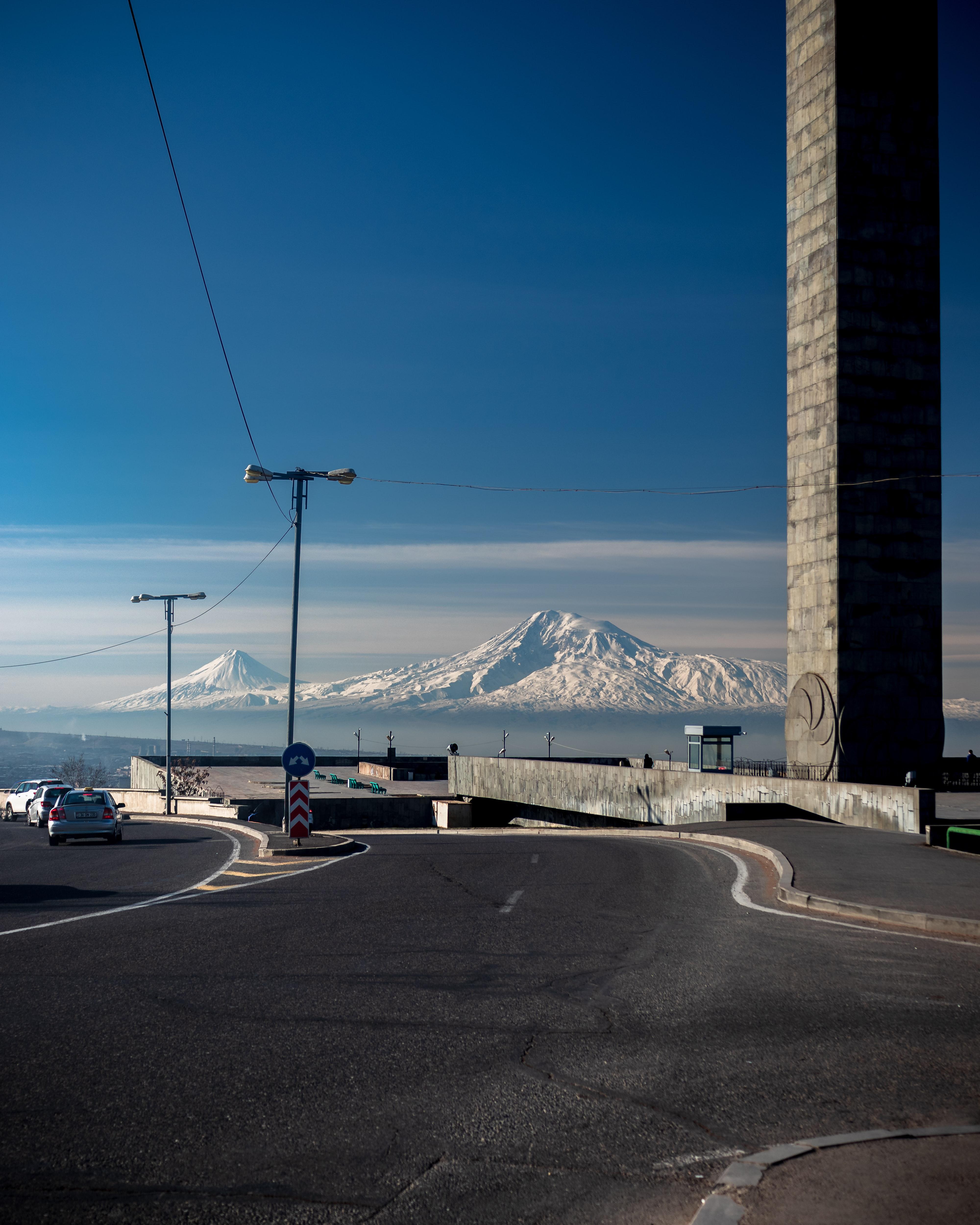 Yerevan: Yerevan Hidden Gems Classic Car Tour 3