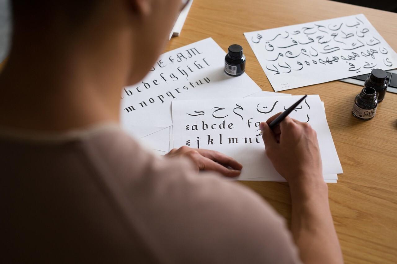 Amman: Calligraphy Class, Art Walk, and Lunch Tour — guided tour in Amman