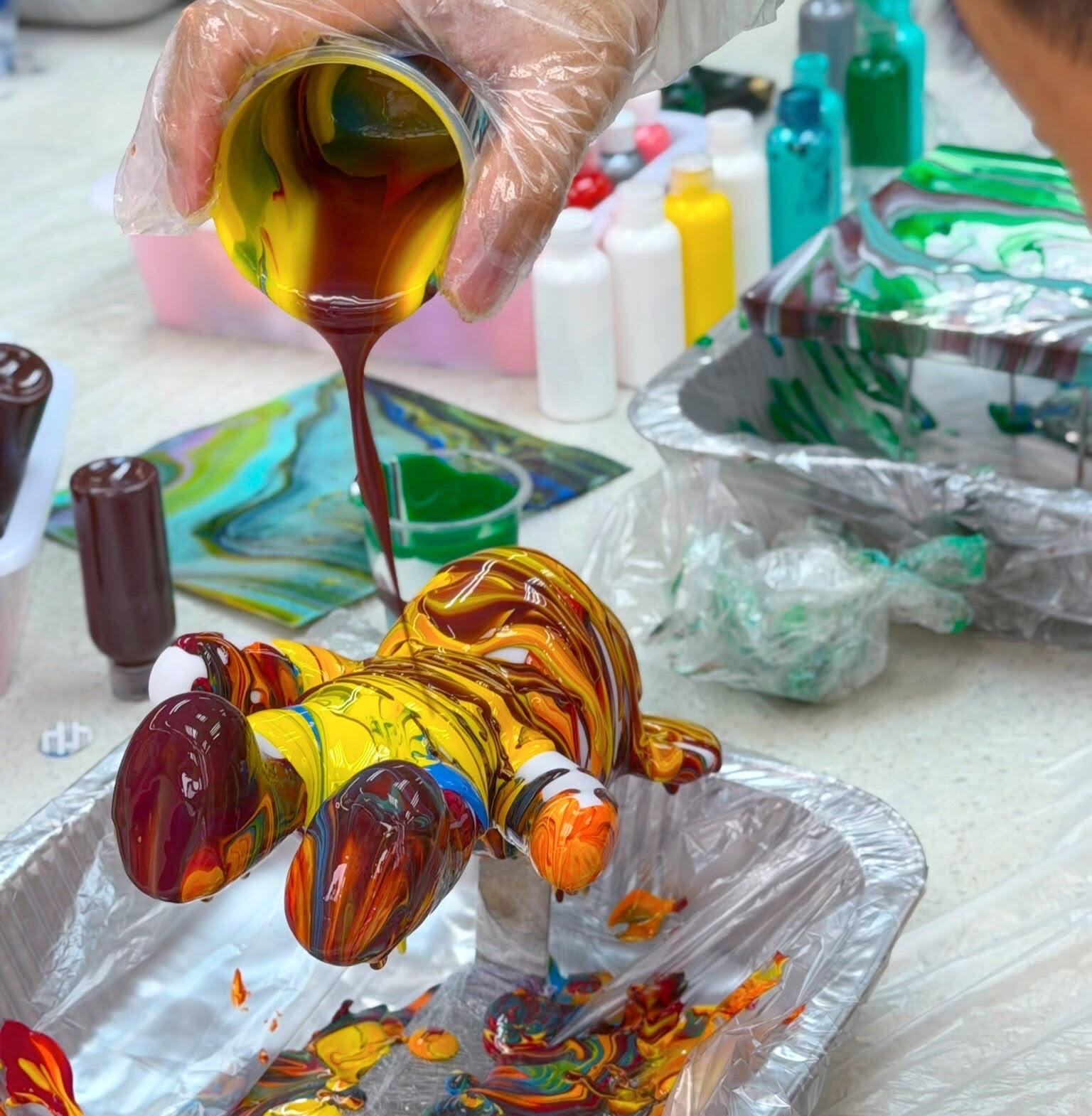 Hong Kong Central: Fluid Art Workshop with Bear or Rabbit 2