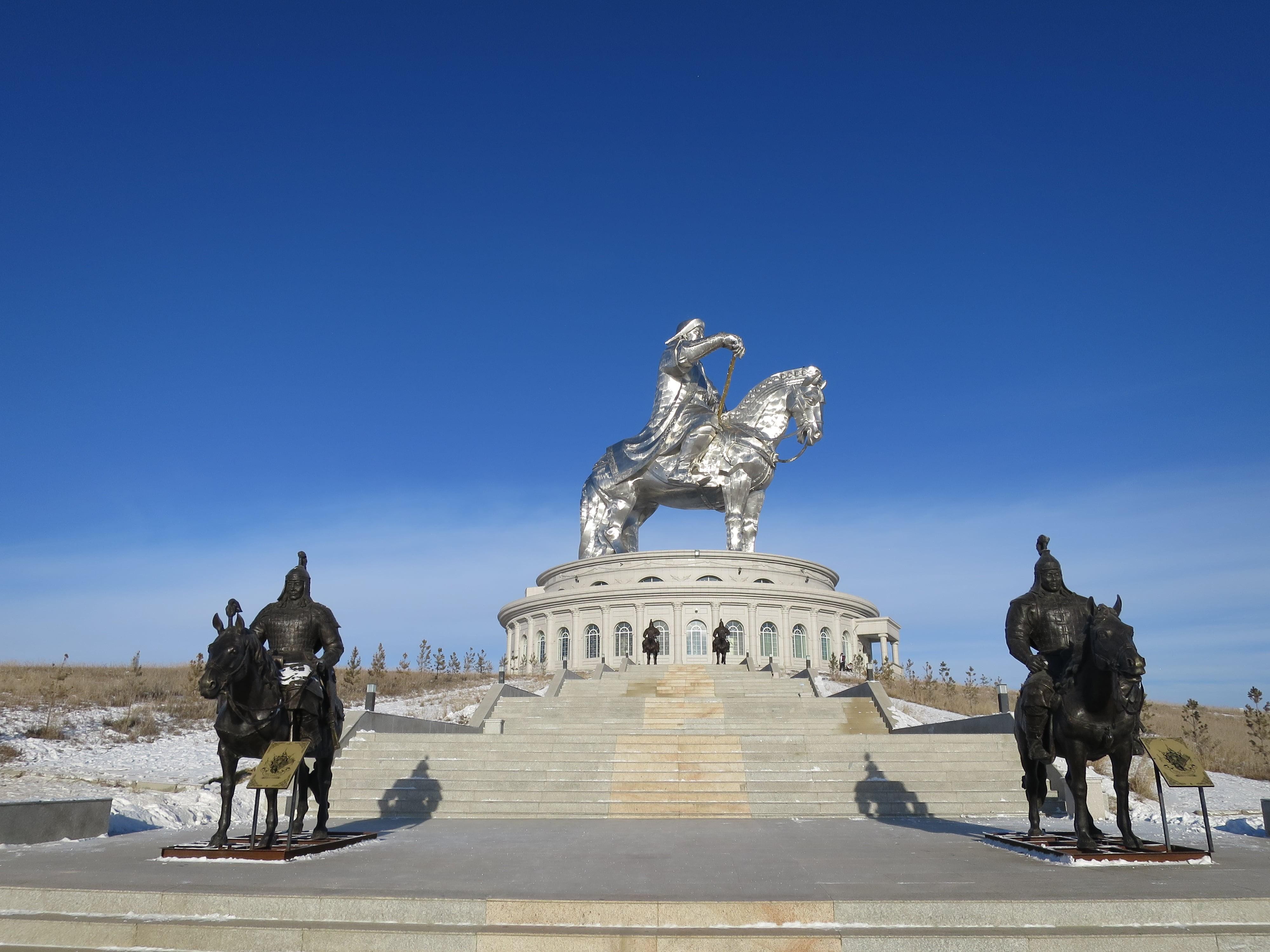 2-Day Chinggis Khaan Equestrian Statue - Terelj NP