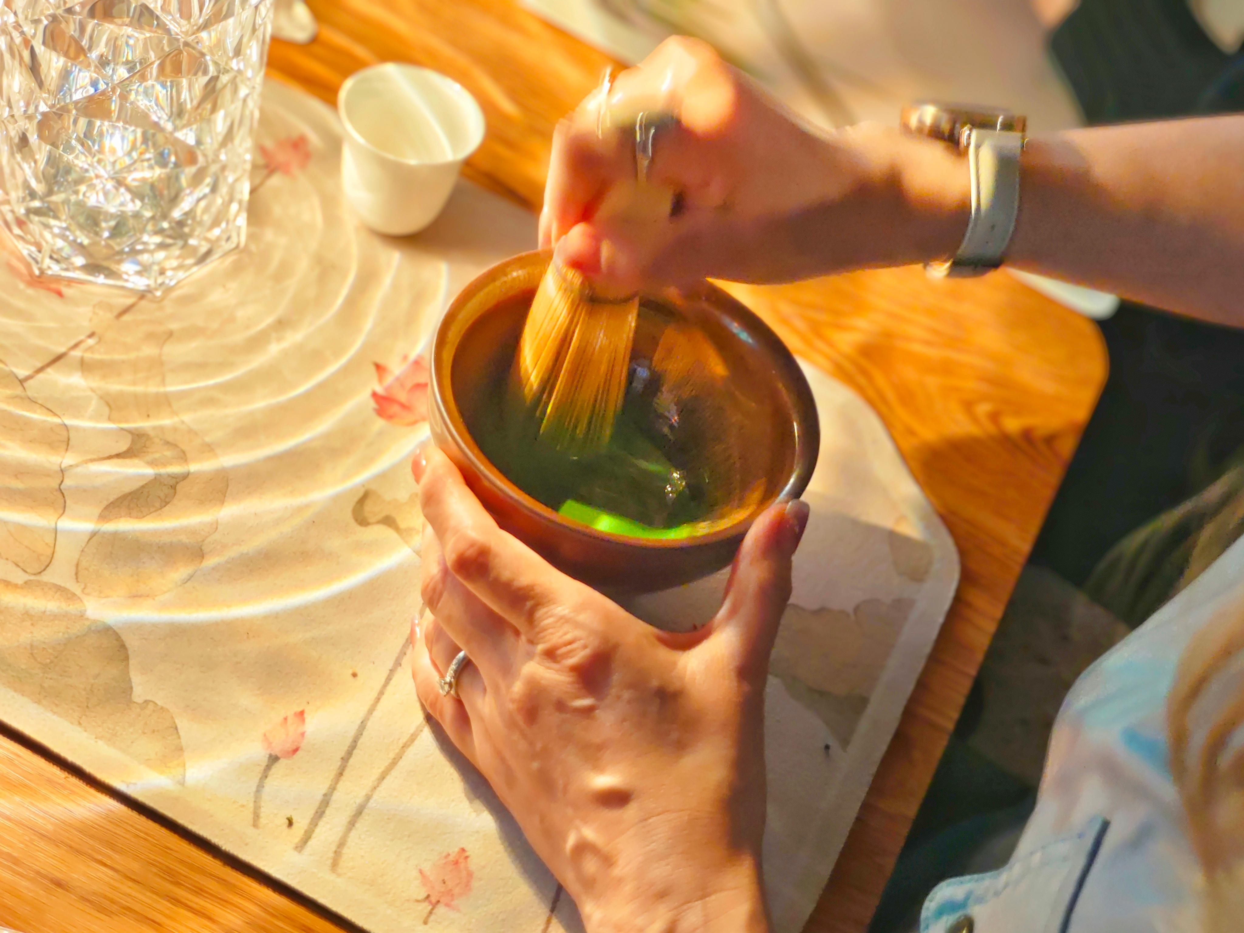 Shanghai: Zhujiajiao Water Town with Tea Ceremony Experience 2