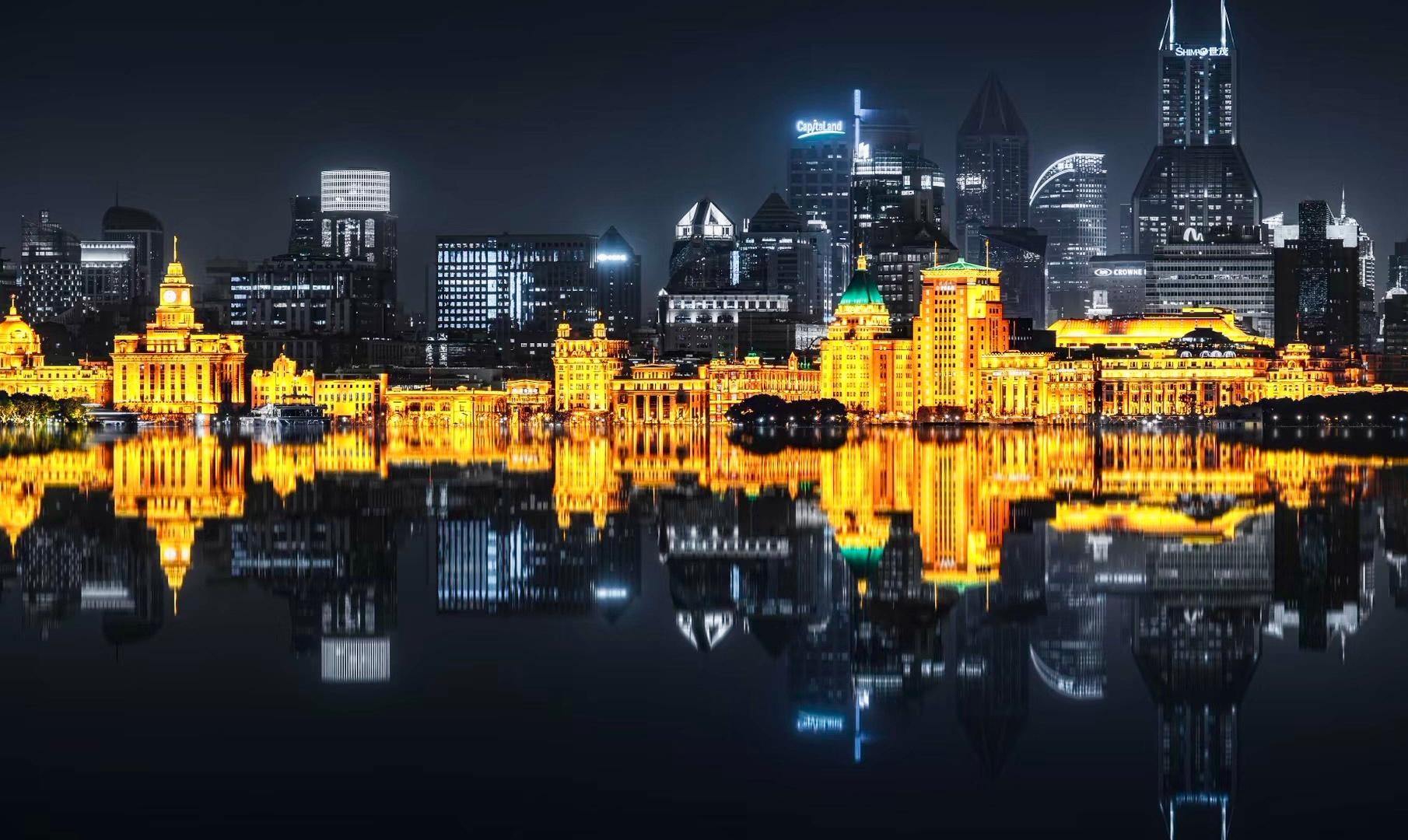 Shanghai Sunset Walk: Historic Bund to Cyberpunk Skyline 3