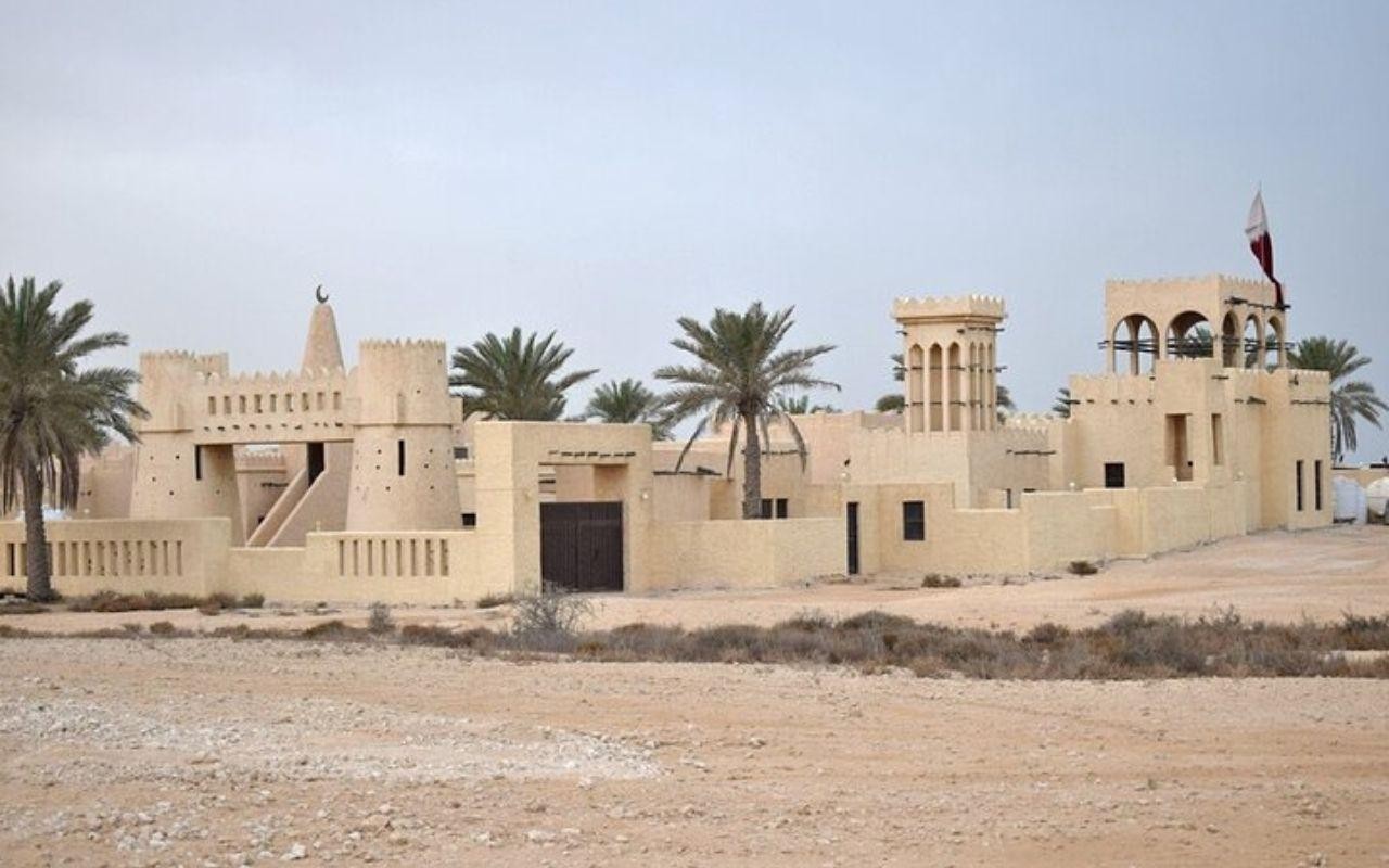 Doha: Guided West of Qatar Desert Tour with Camel Racetrack 3