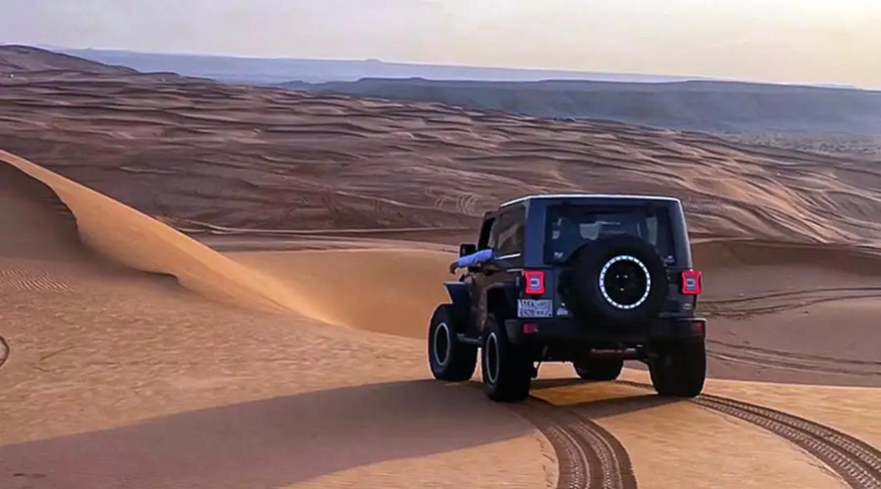 Riyadh: Desert Dune Bashing and Sandboarding Tour 3
