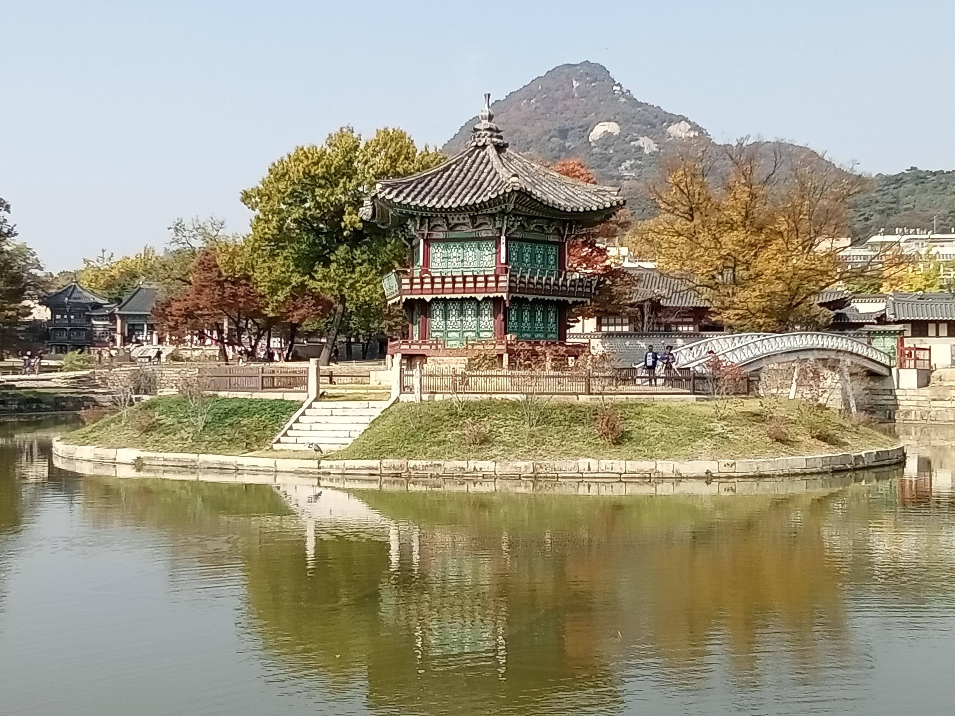 Seoul: Half-Day Guided Walking Tour with Palace Entry 2