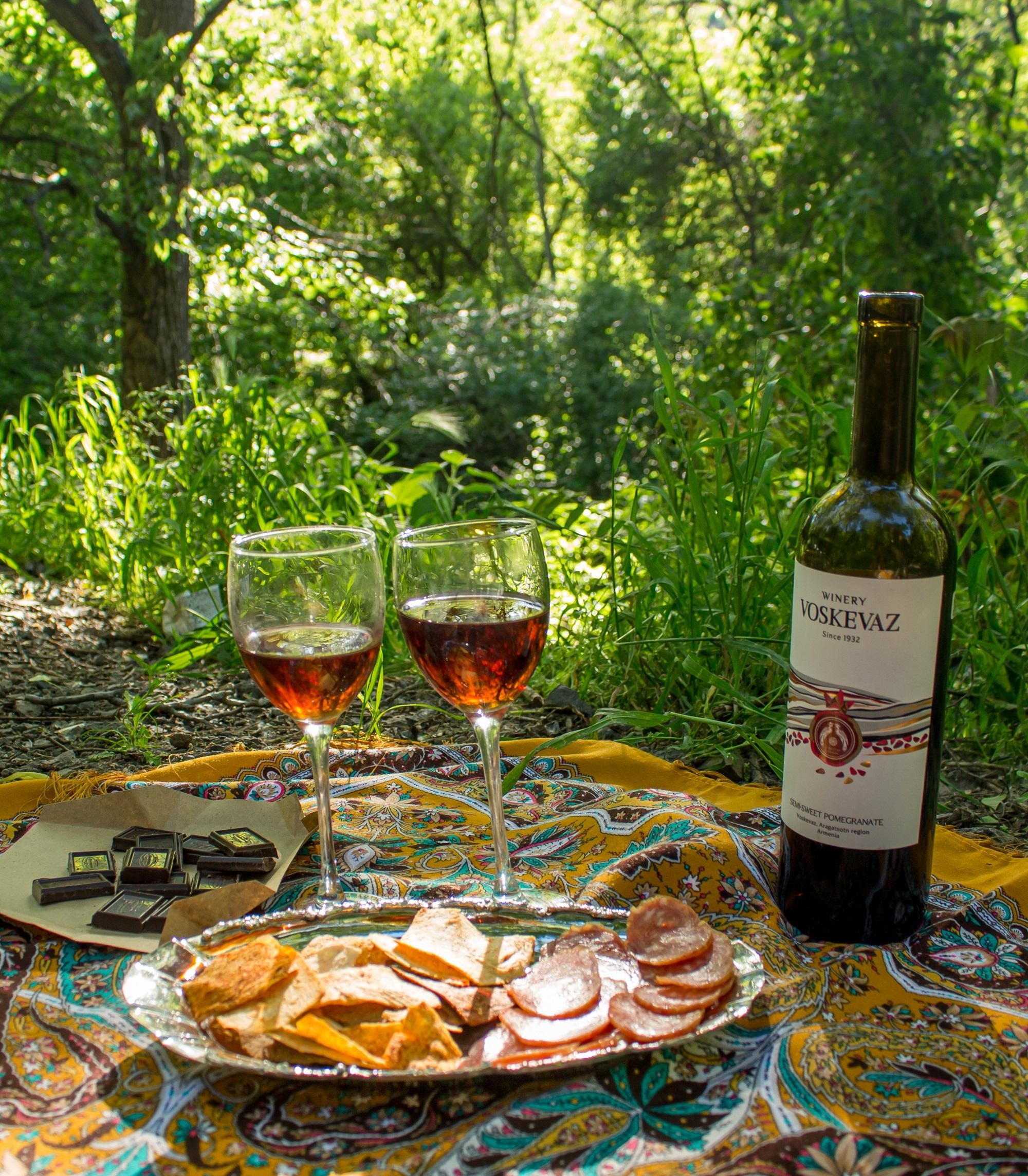 Yerevan: Secret Wine Tasting Picnic with Snacks 2