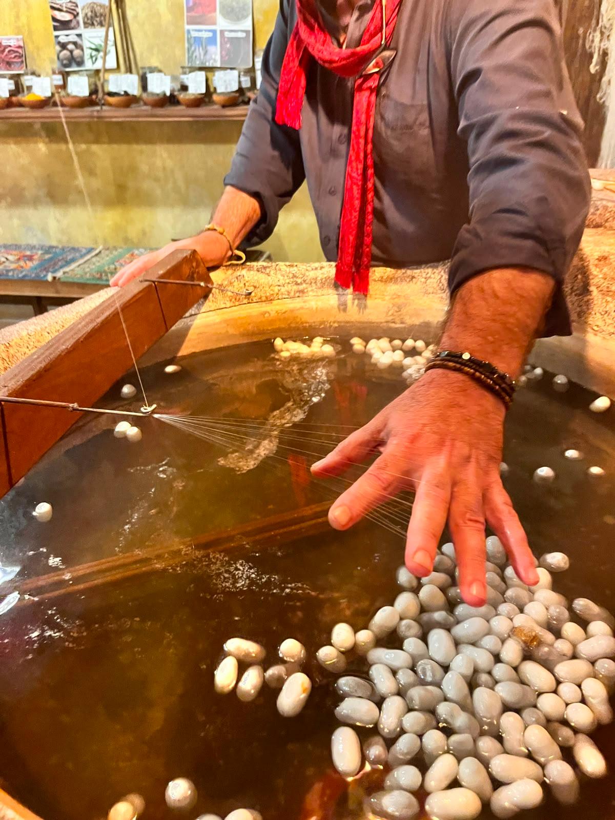 Istanbul: Carpet Making – Silk, Natural Dyes & Weaving 3