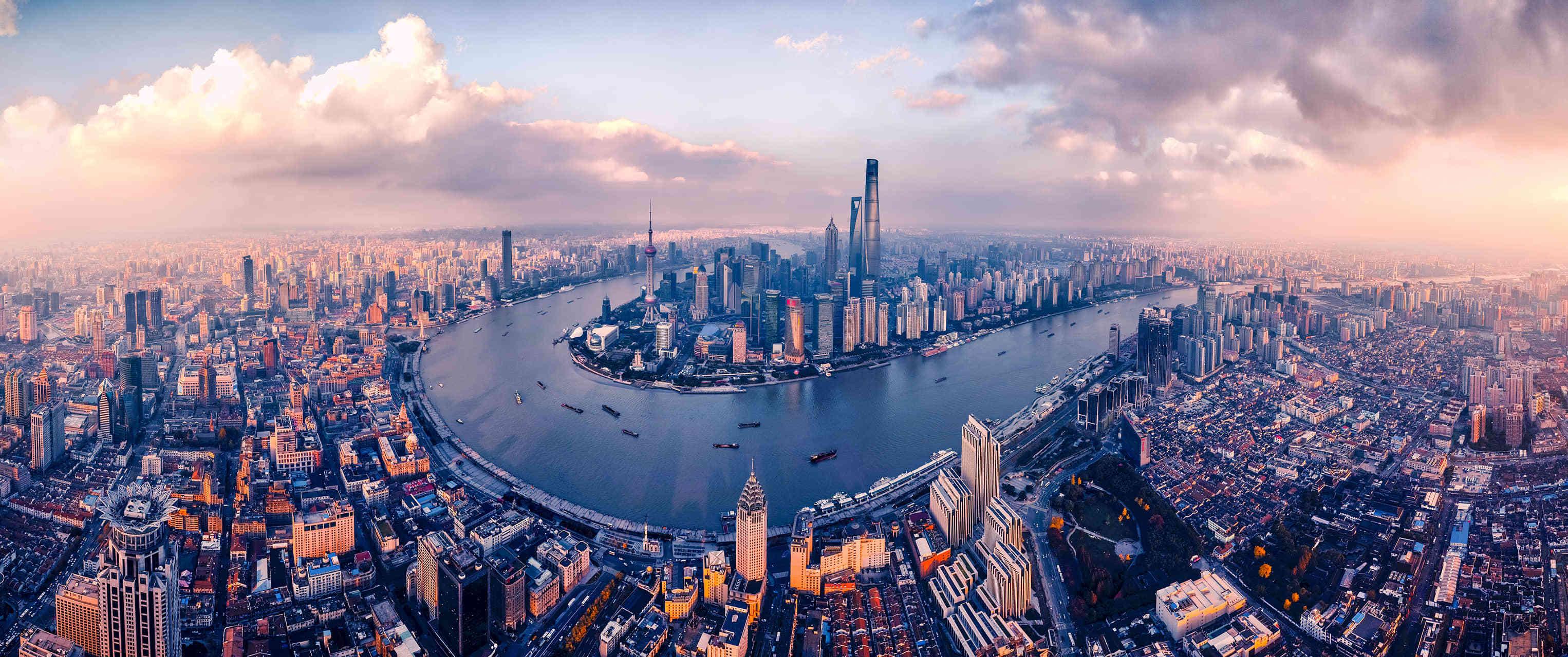 Shanghai Classics Tour: Xintiandi, Yu Garden, Bund and more