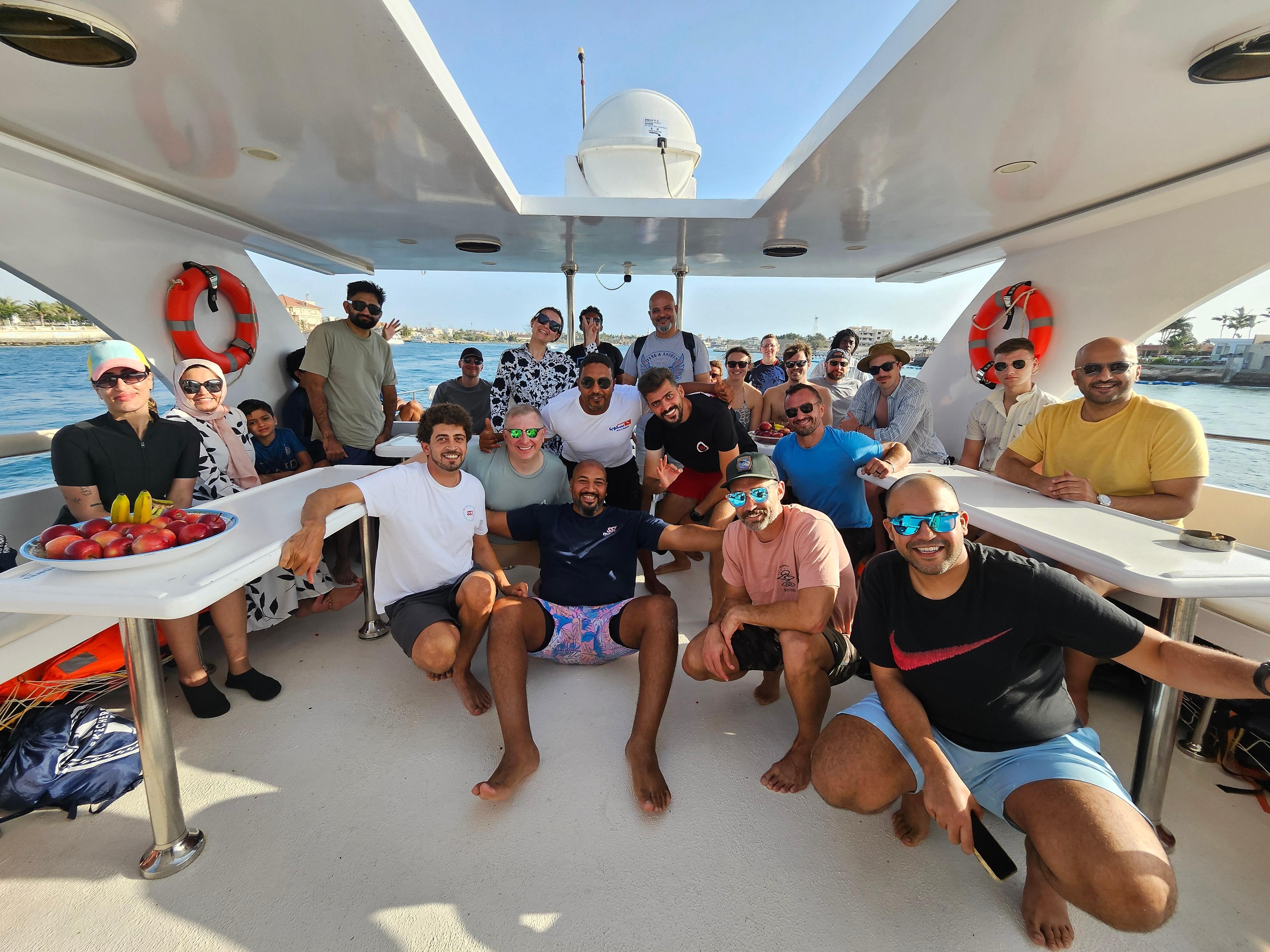 Jeddah: Red Sea Snorkeling and Diving Yacht Trip