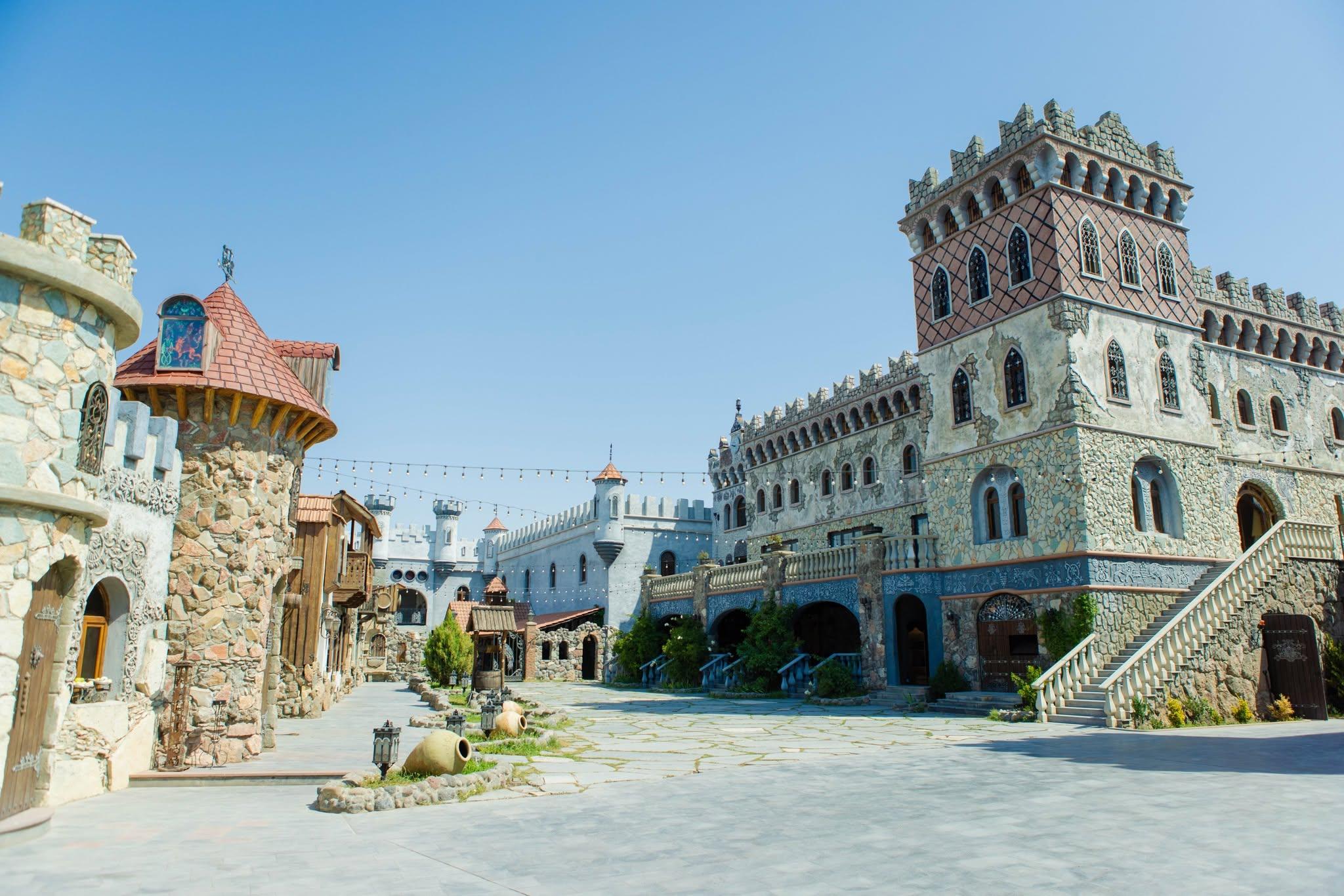 Yerevan: Amberd Fortress & Voskevaz Winery 2