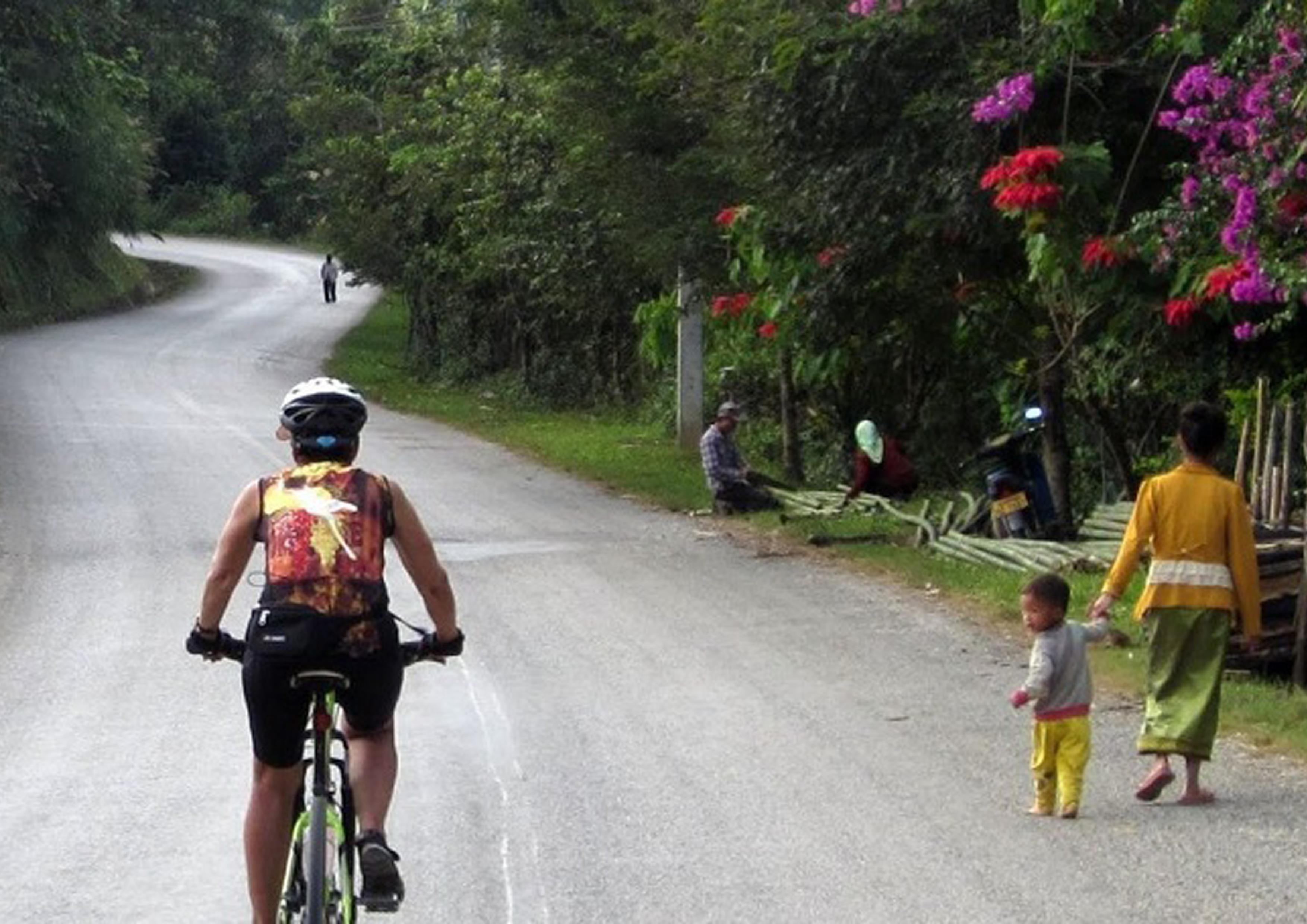 Nong Kiaw Biking to Hmong & Khmu Village 1 Day Tour 2