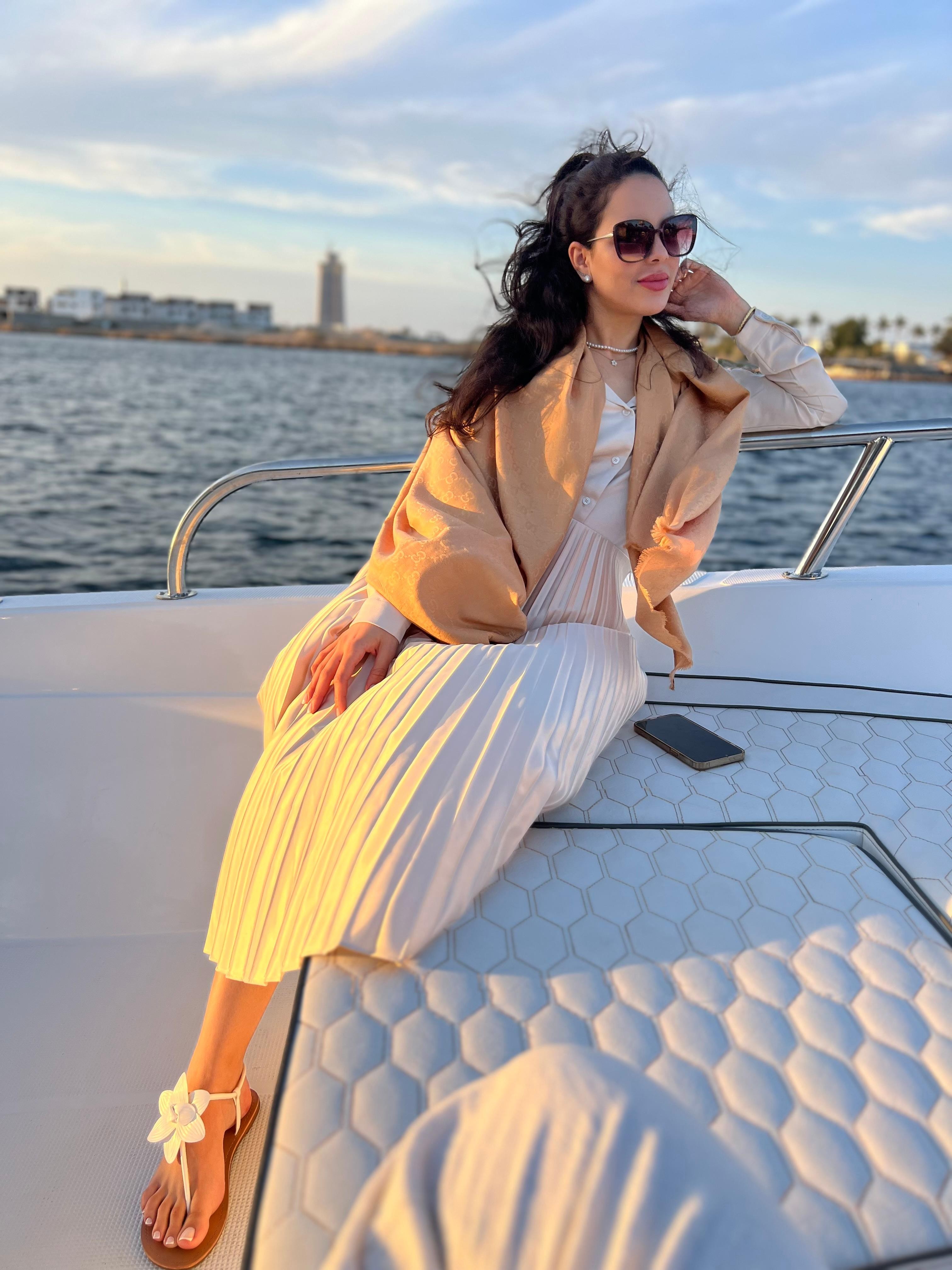 Jeddah: Bayada Island Boat Trip with Donut Ride 2