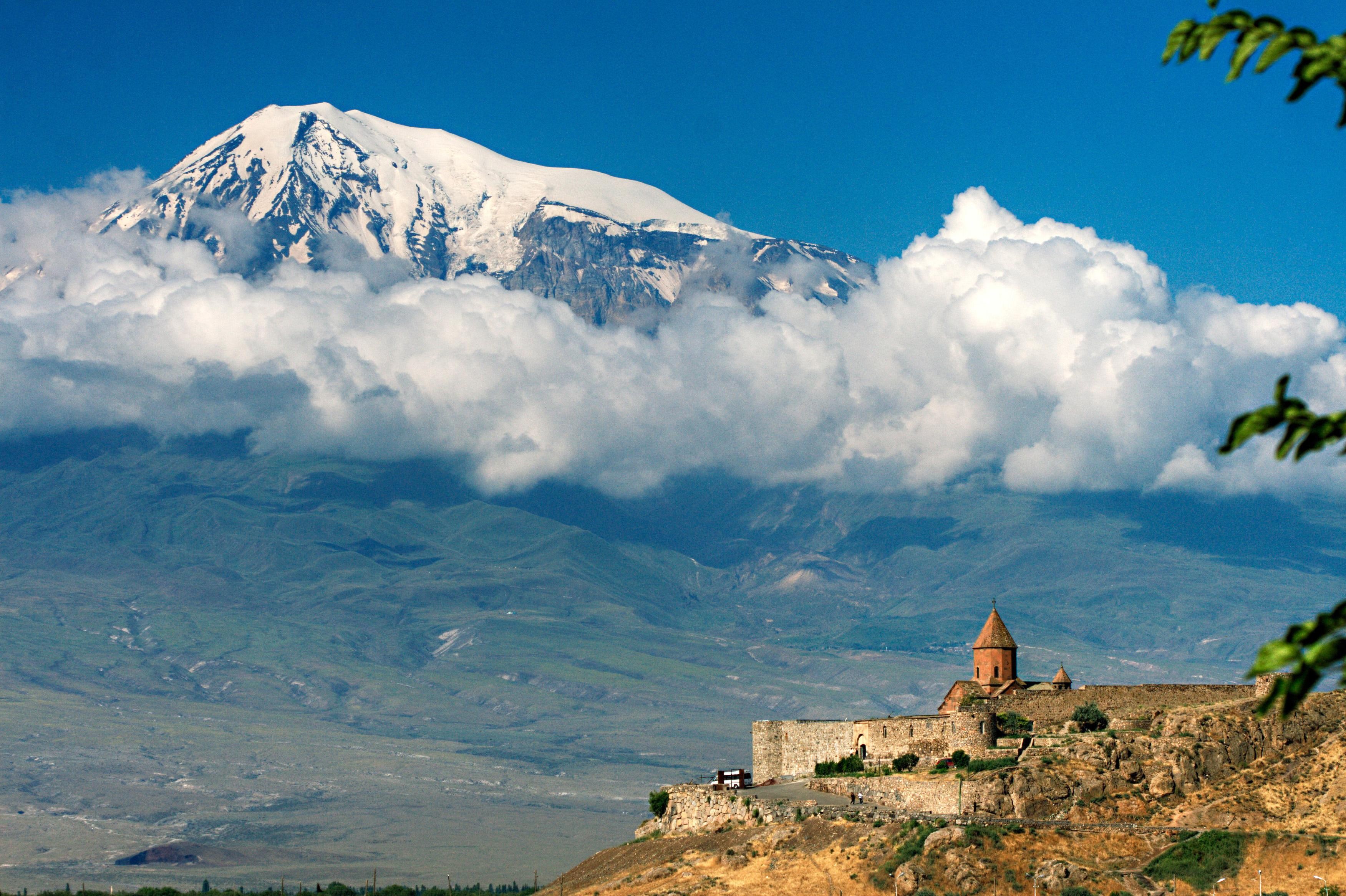From Yerevan: Khor Virap, Lake Sevan, Scenic lunch