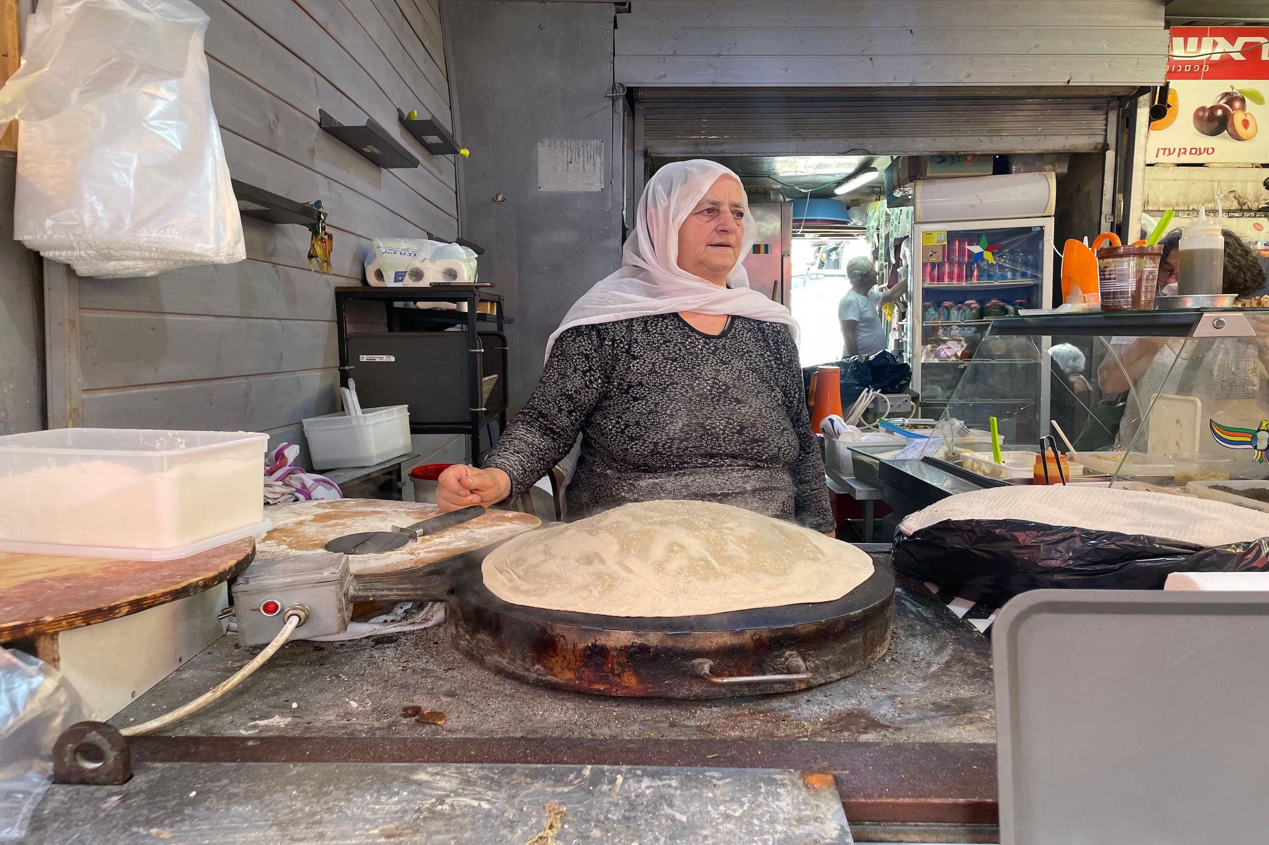 Tel Aviv: Carmel Market & Neighborhood Guided Walking Tour 2