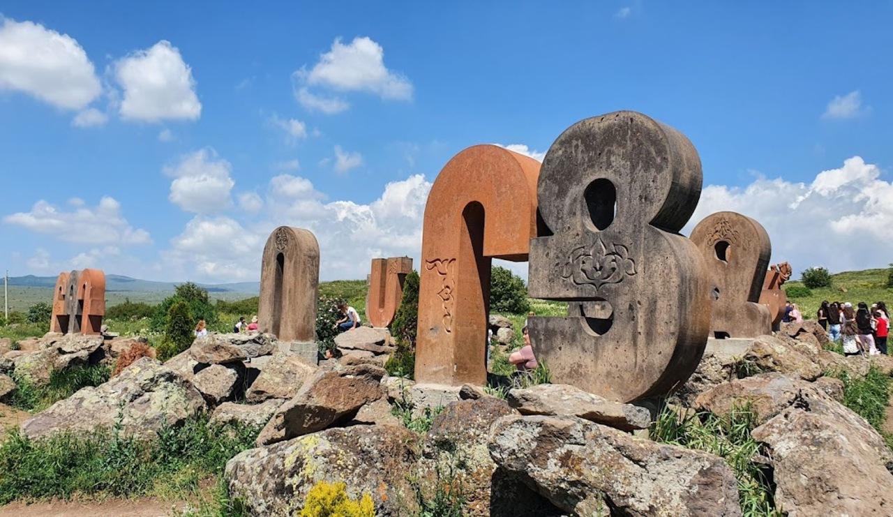 Yerevan: Day Tour to Amberd Fortress, Aragats and Kari Lake