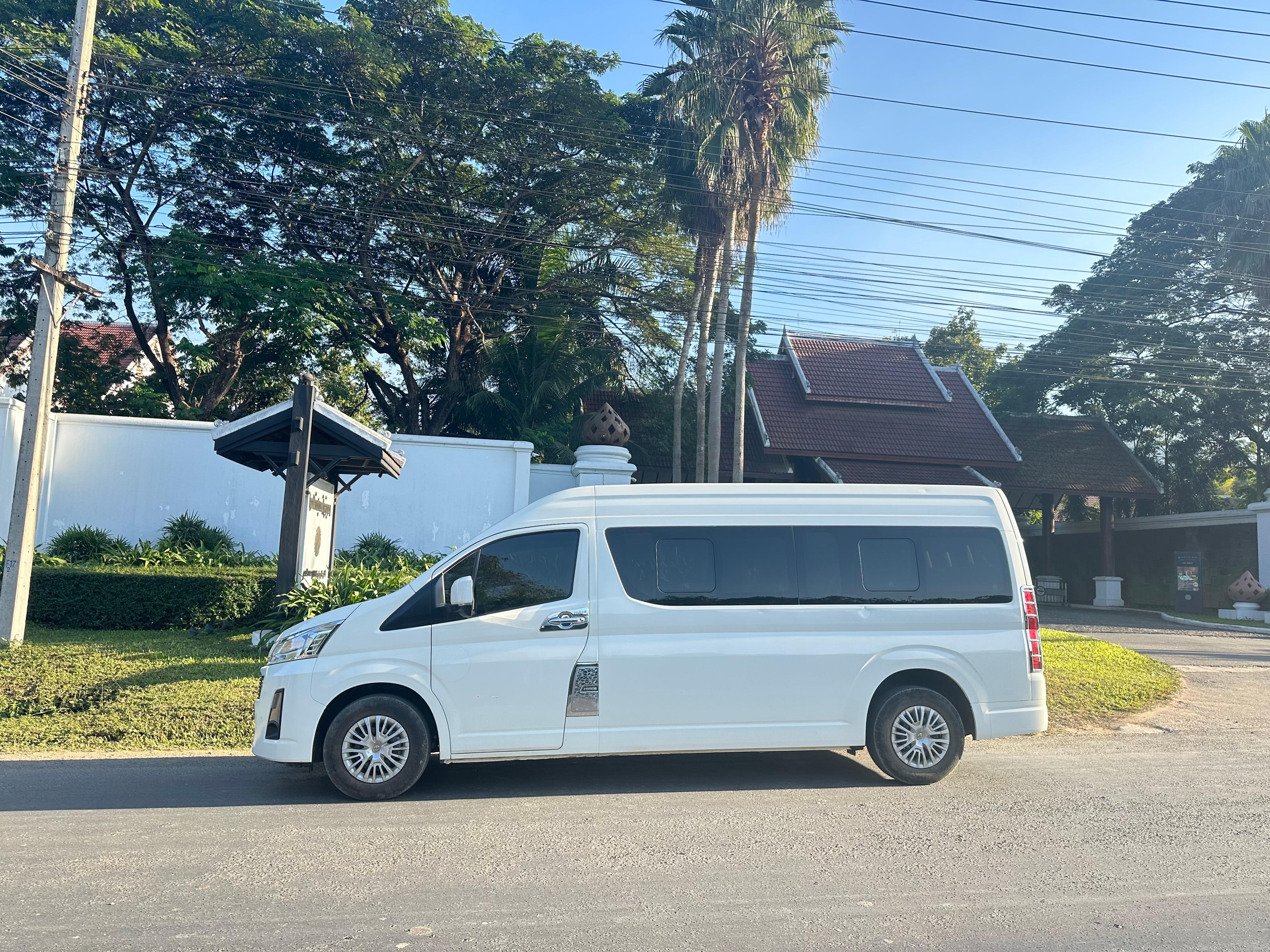 Luang Prabang: Private Car Pick-up/Drop-off at Airport