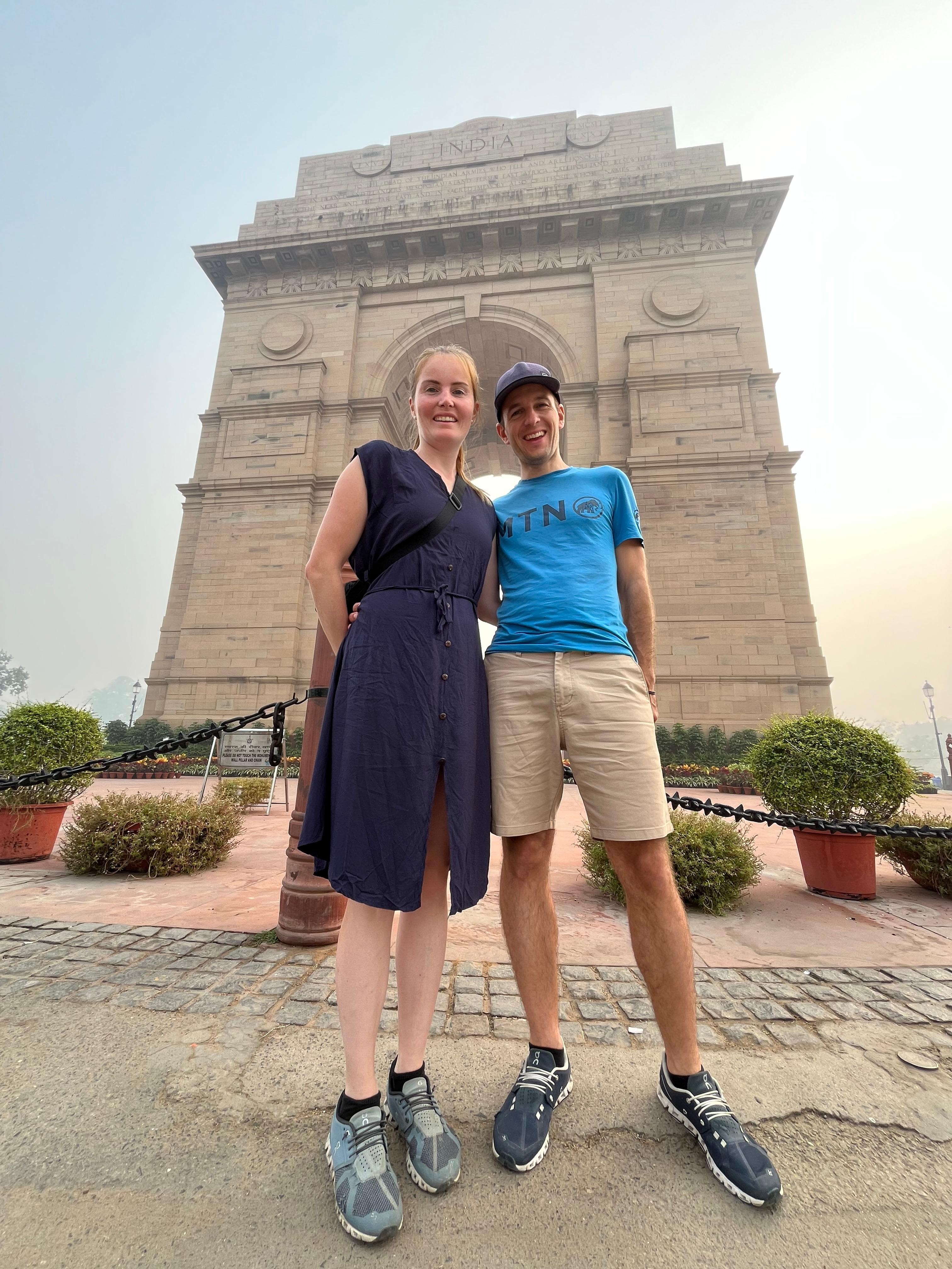 Delhi: Half Day Sacred Heart Cathedral, Lunch & India Gate 2