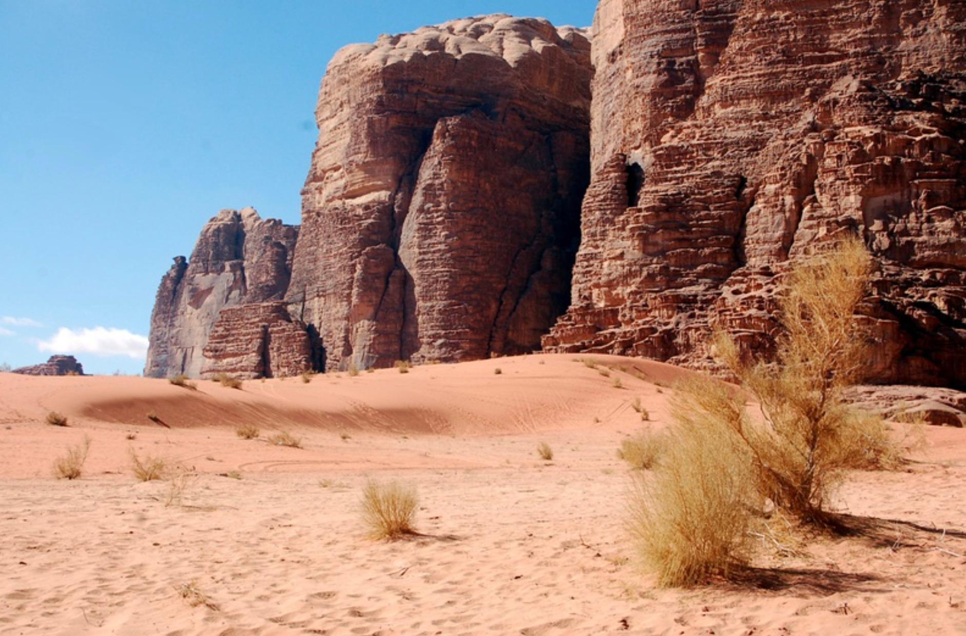 Wadi Rum: 4x4 Full-day Tour with Bedouin Guide and Sunset